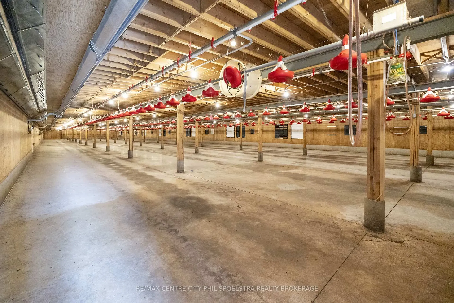 Photo 9 of 6928 Wellington Road 10, Mapleton, Rural Mapleton — HOMEH