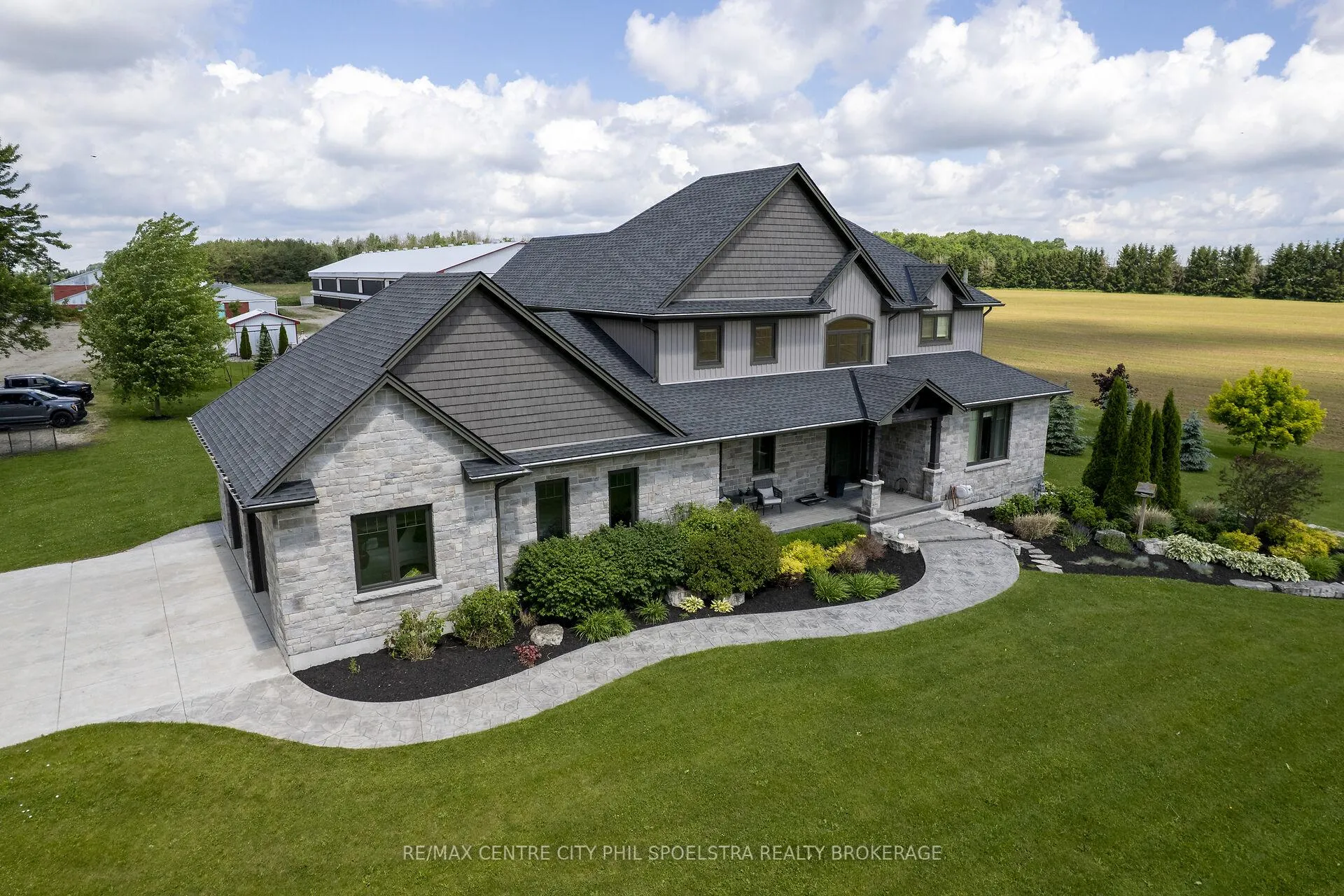 Photo 16 of 6928 Wellington Road 10, Mapleton, Rural Mapleton — HOMEH