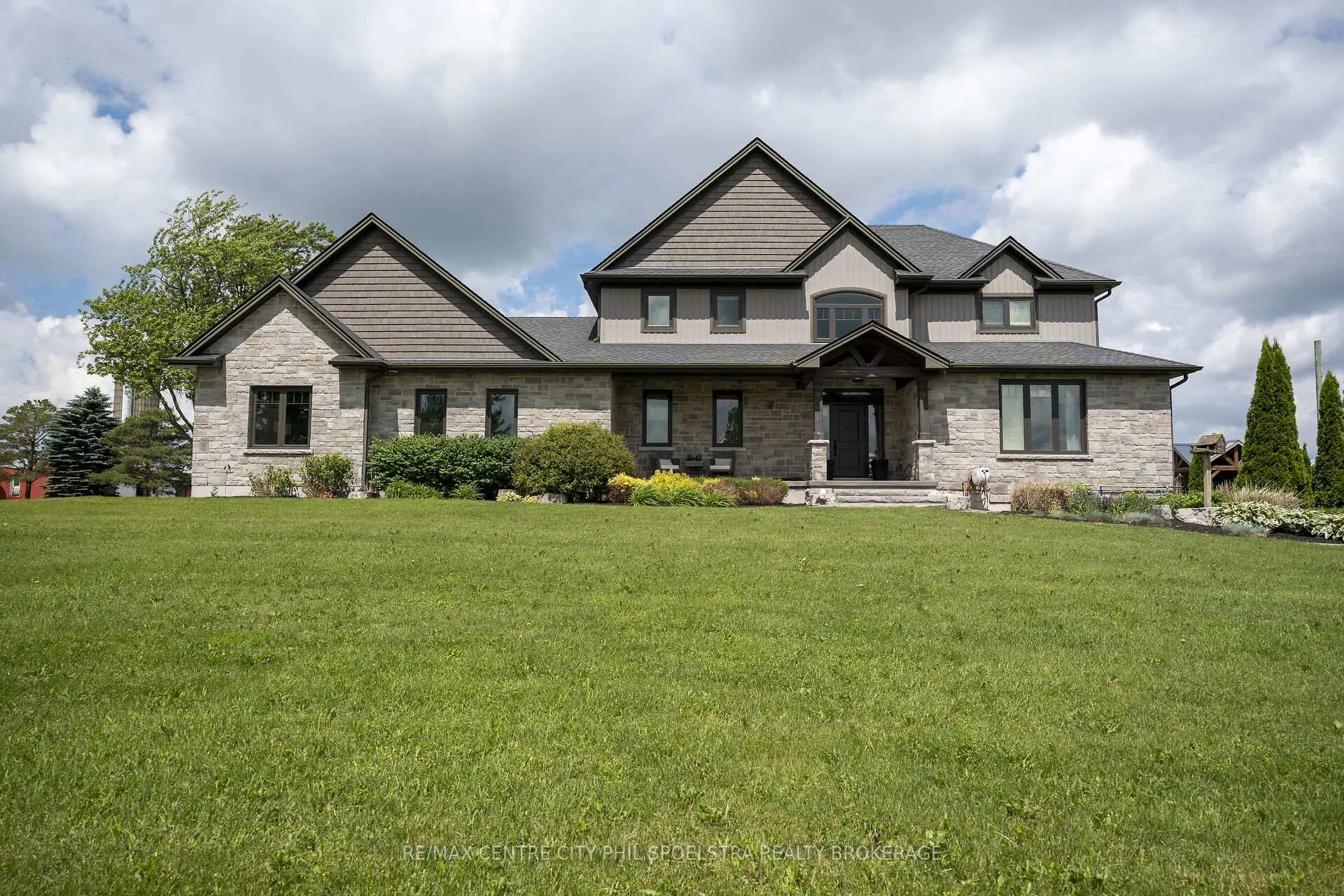 Photo 18 of 6928 Wellington Road 10, Mapleton, Rural Mapleton — HOMEH