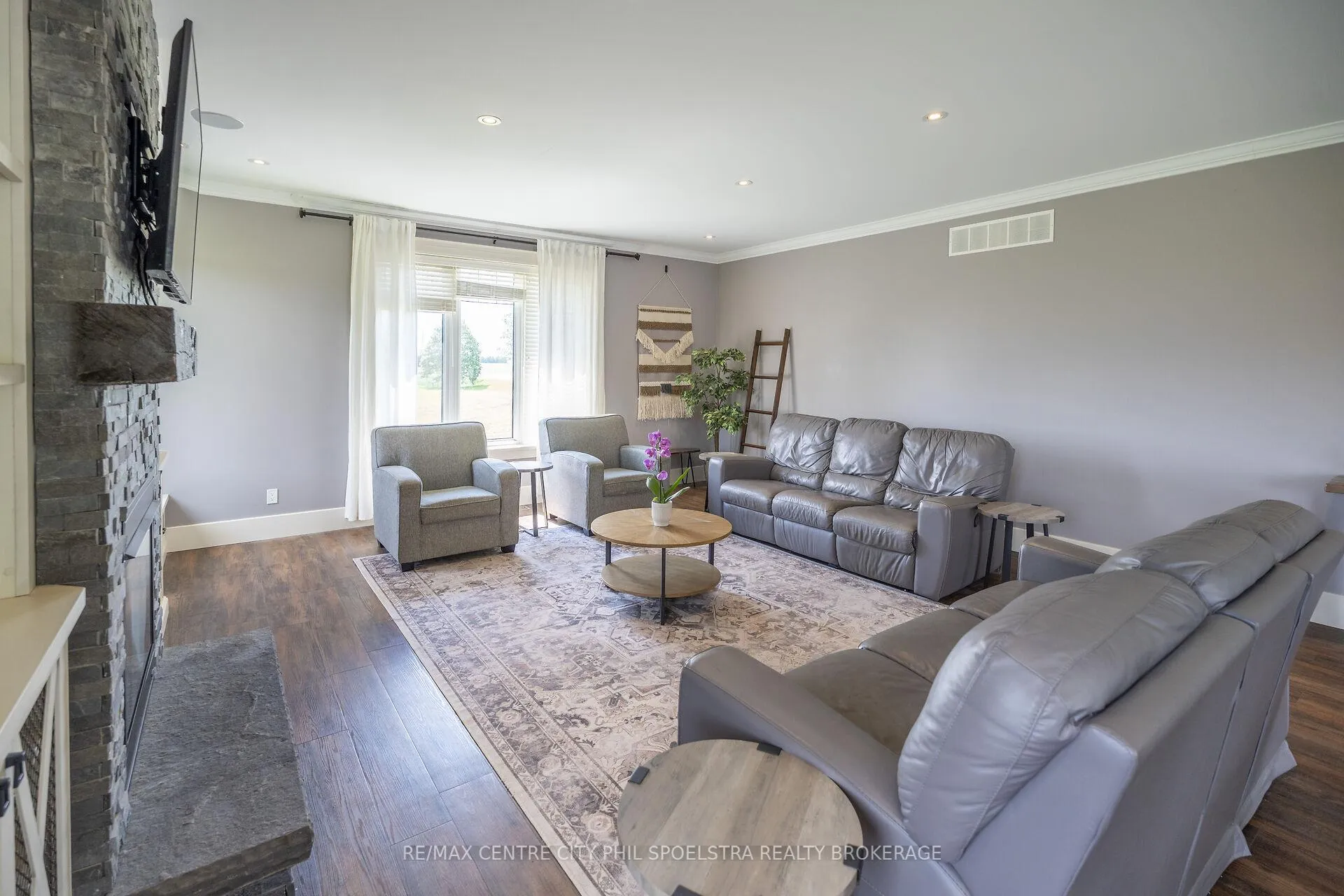 Photo 21 of 6928 Wellington Road 10, Mapleton, Rural Mapleton — HOMEH