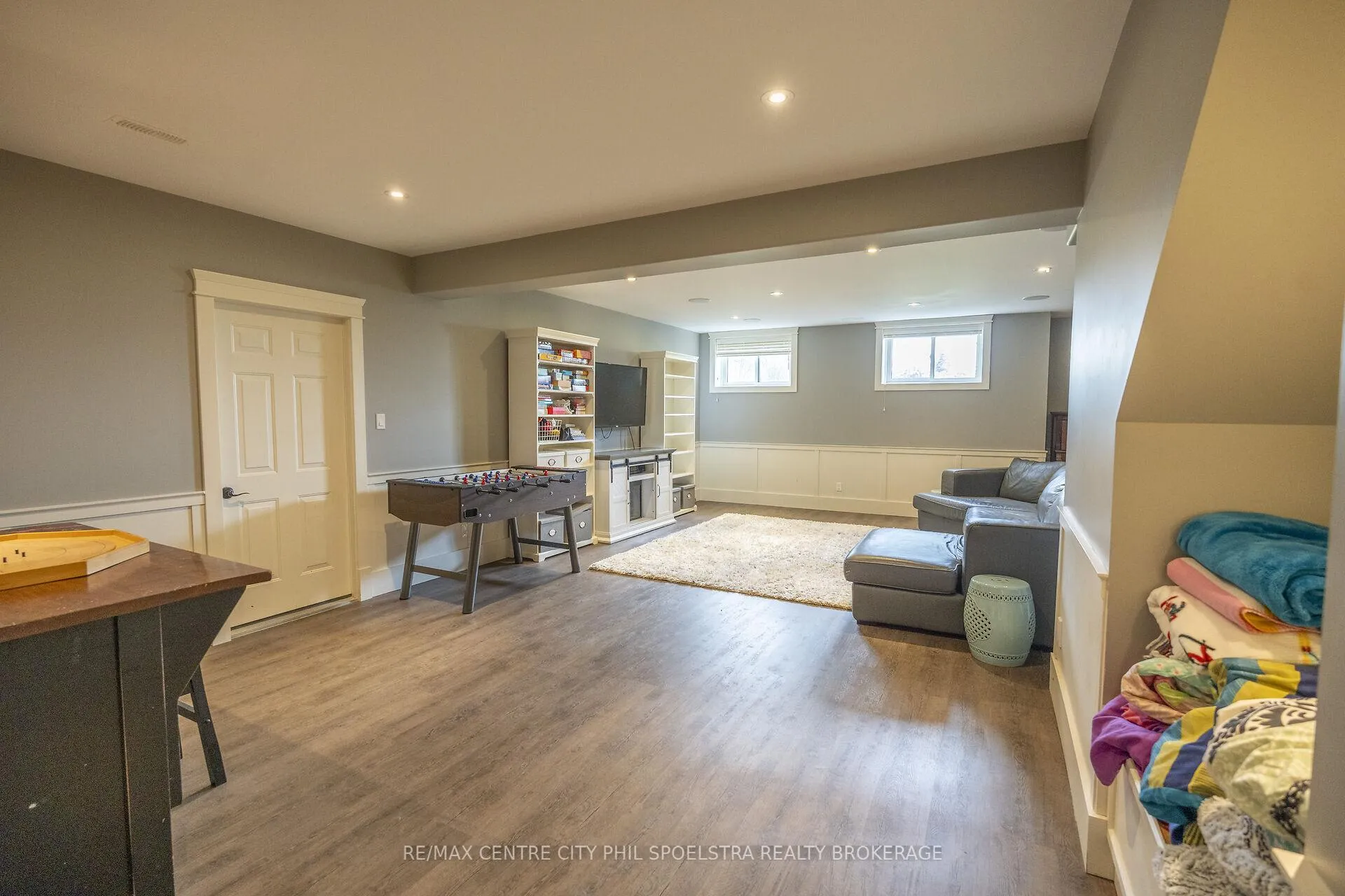 Photo 34 of 6928 Wellington Road 10, Mapleton, Rural Mapleton — HOMEH