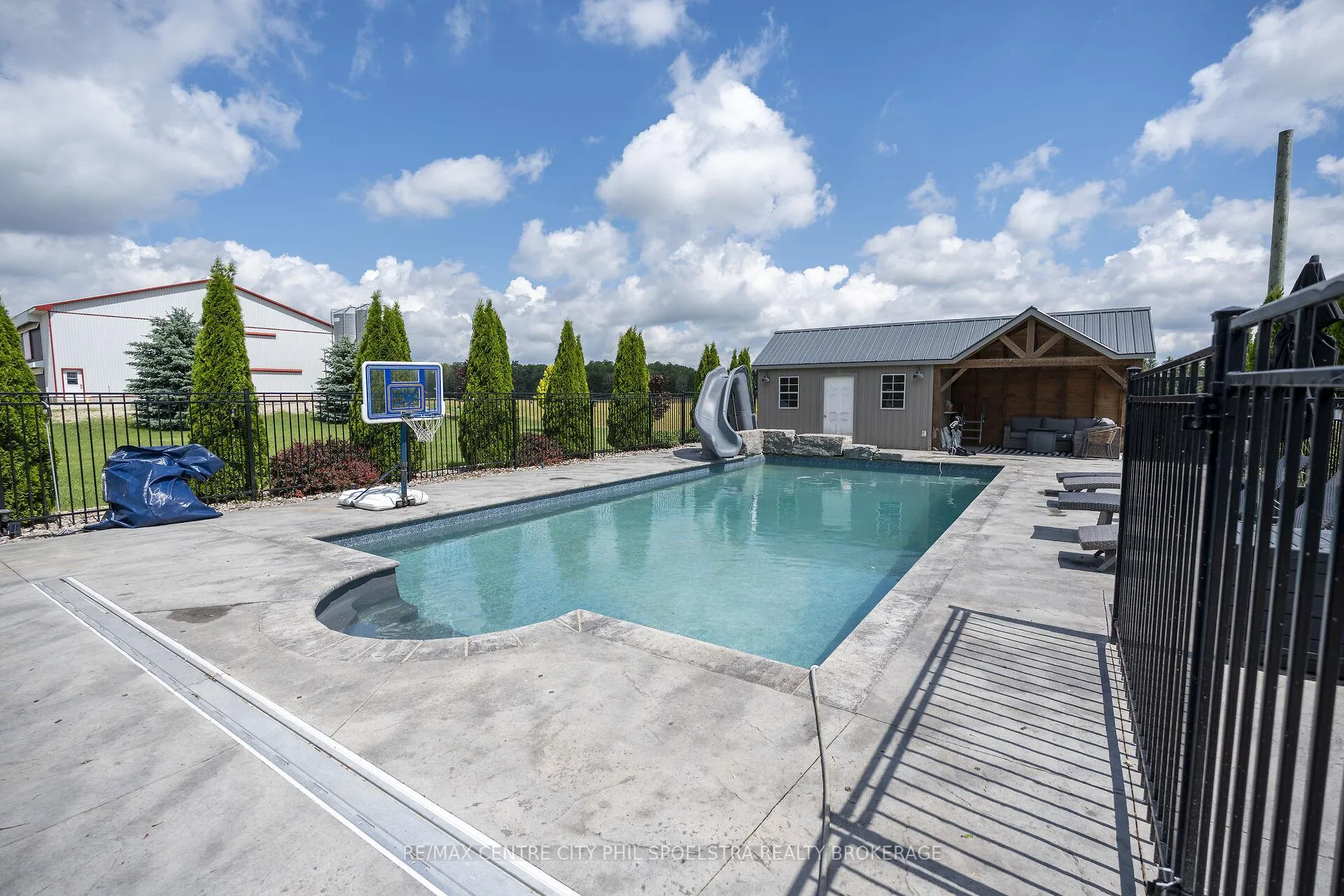 Photo 37 of 6928 Wellington Road 10, Mapleton, Rural Mapleton — HOMEH