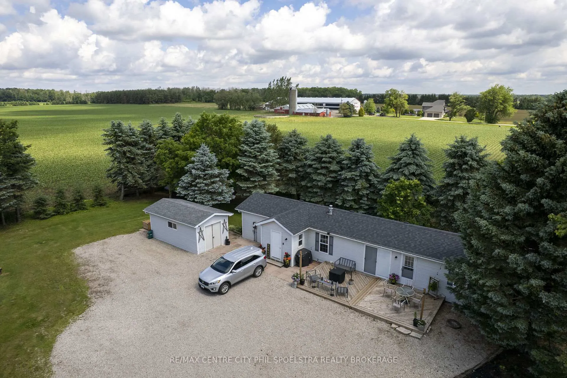 Photo 42 of 6928 Wellington Road 10, Mapleton, Rural Mapleton — HOMEH