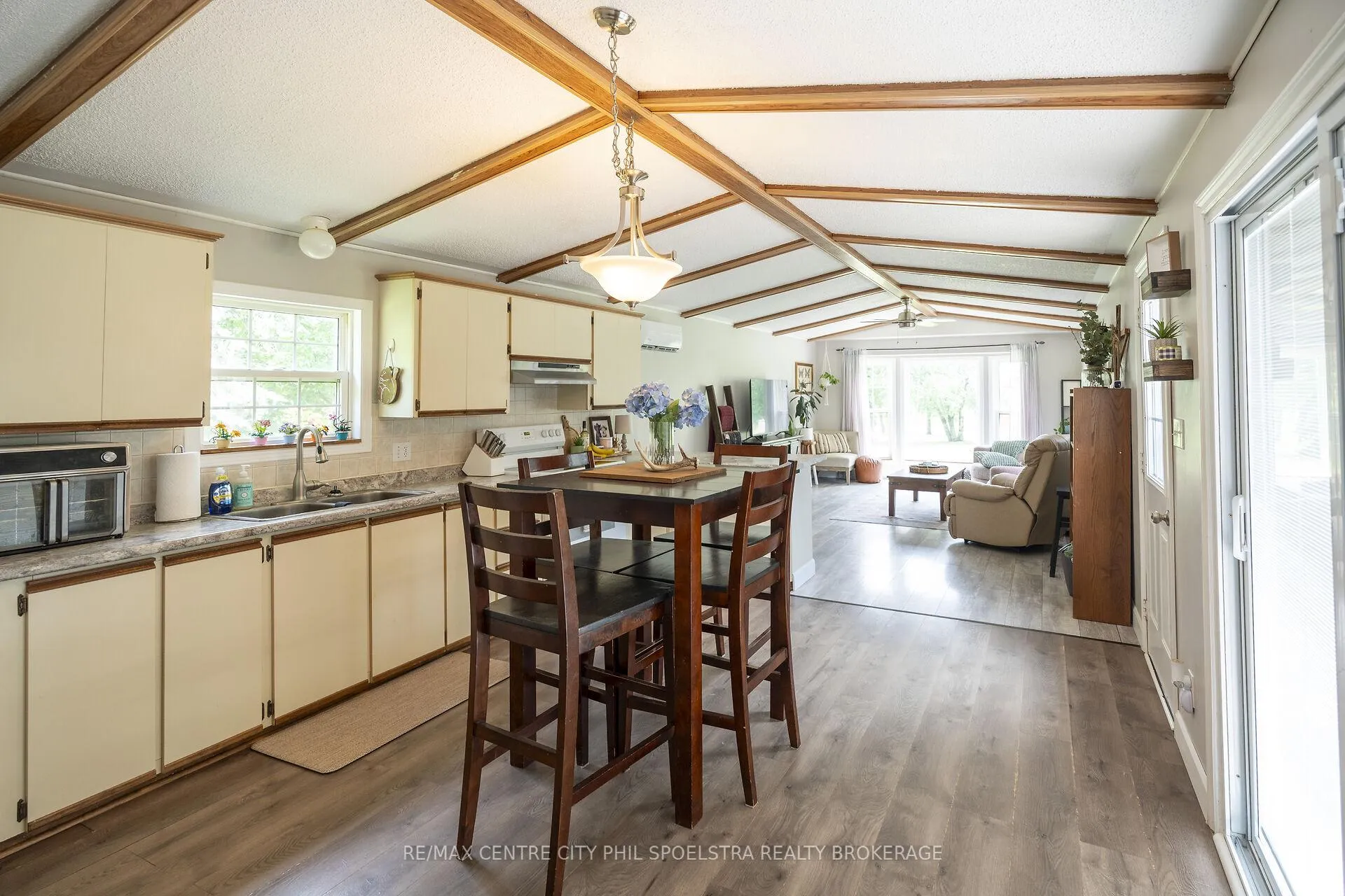 Photo 44 of 6928 Wellington Road 10, Mapleton, Rural Mapleton — HOMEH