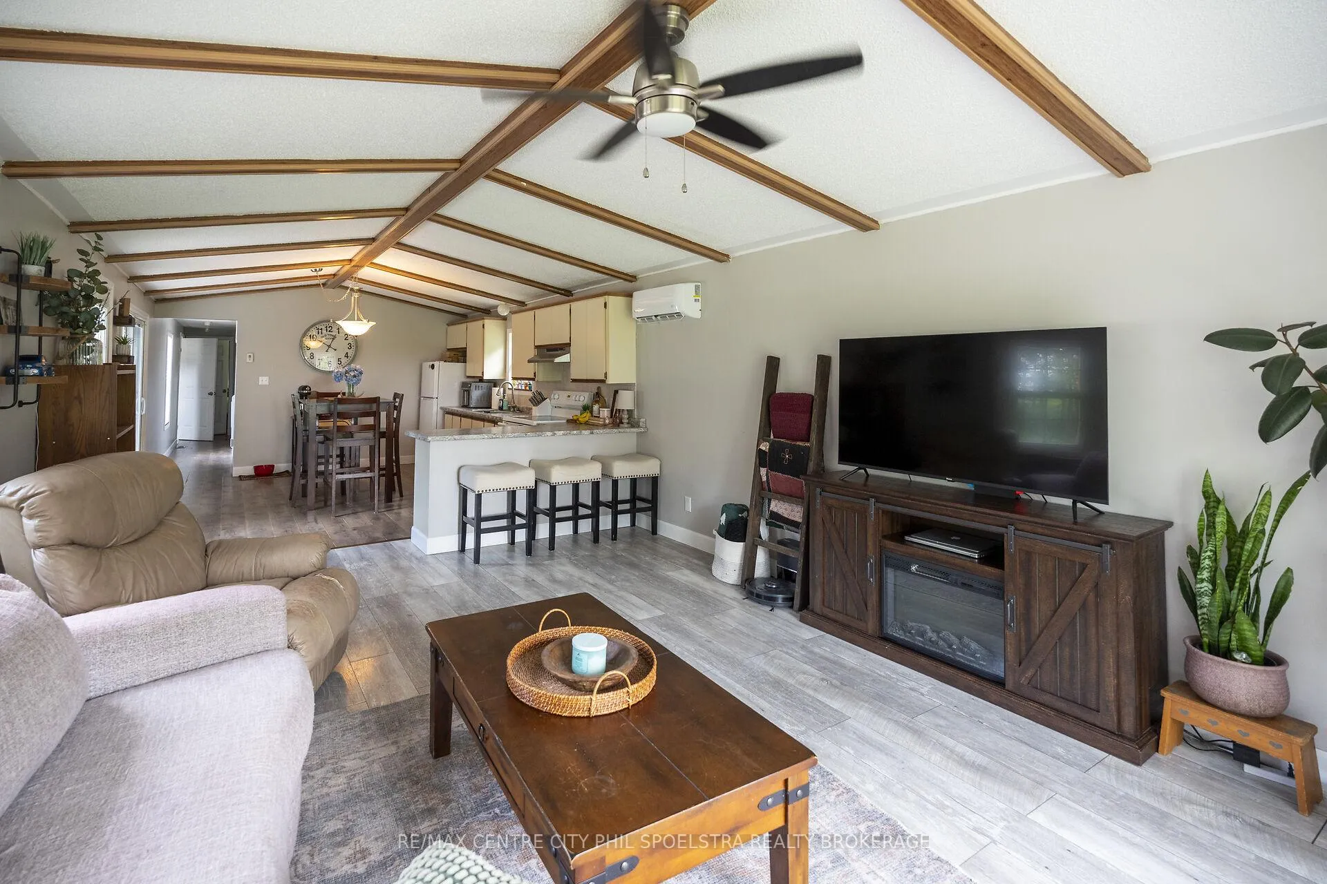 Photo 46 of 6928 Wellington Road 10, Mapleton, Rural Mapleton — HOMEH