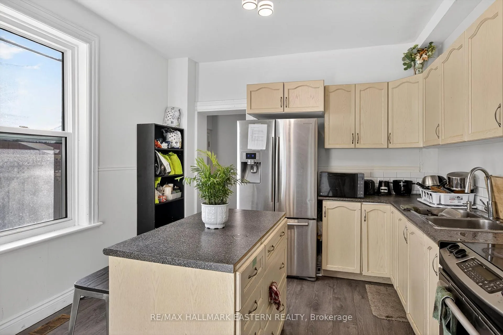 Photo 13 of 271 Thomas Street, Peterborough, Town Ward 3 — HOMEH