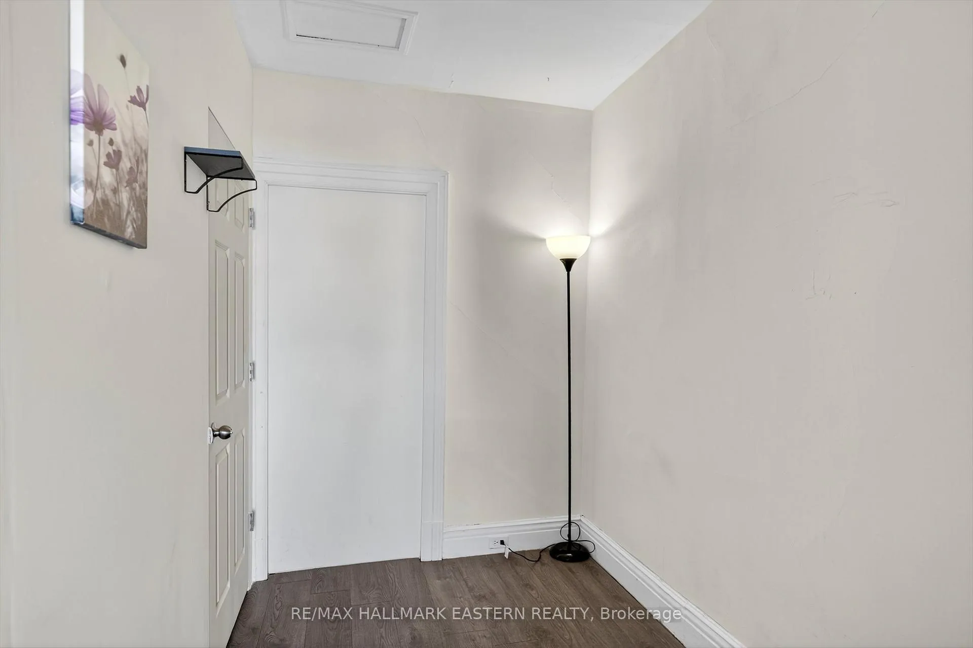 Photo 22 of 271 Thomas Street, Peterborough, Town Ward 3 — HOMEH