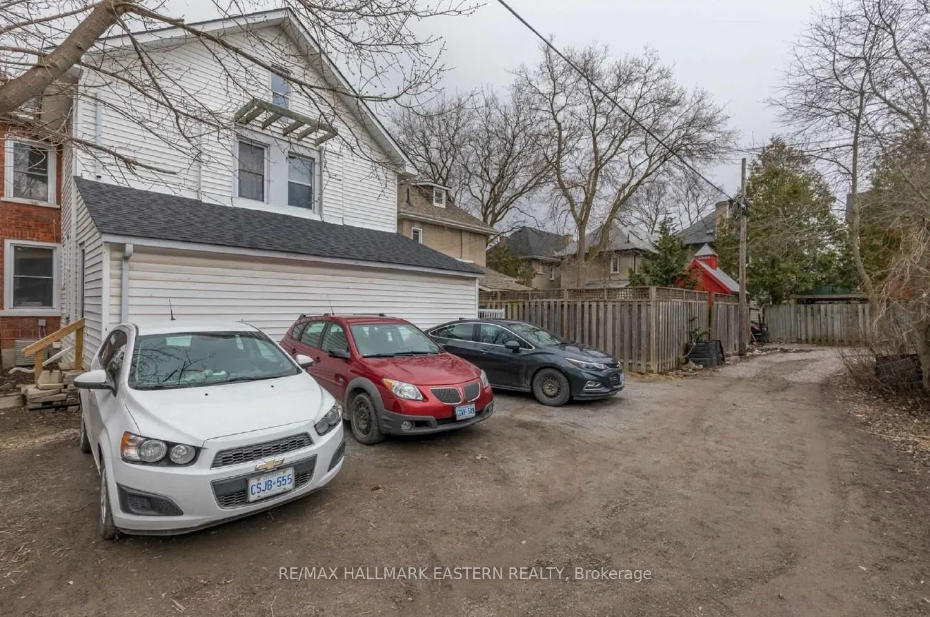 Photo 35 of 271 Thomas Street, Peterborough, Town Ward 3 — HOMEH