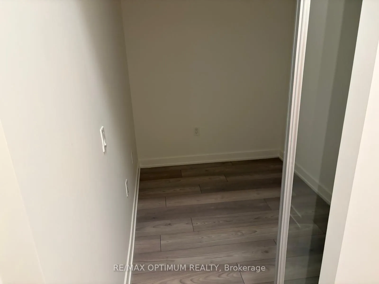 Photo 5 of Unit 415, 120 Broadway Avenue N, Toronto, Mount Pleasant West — HOMEH