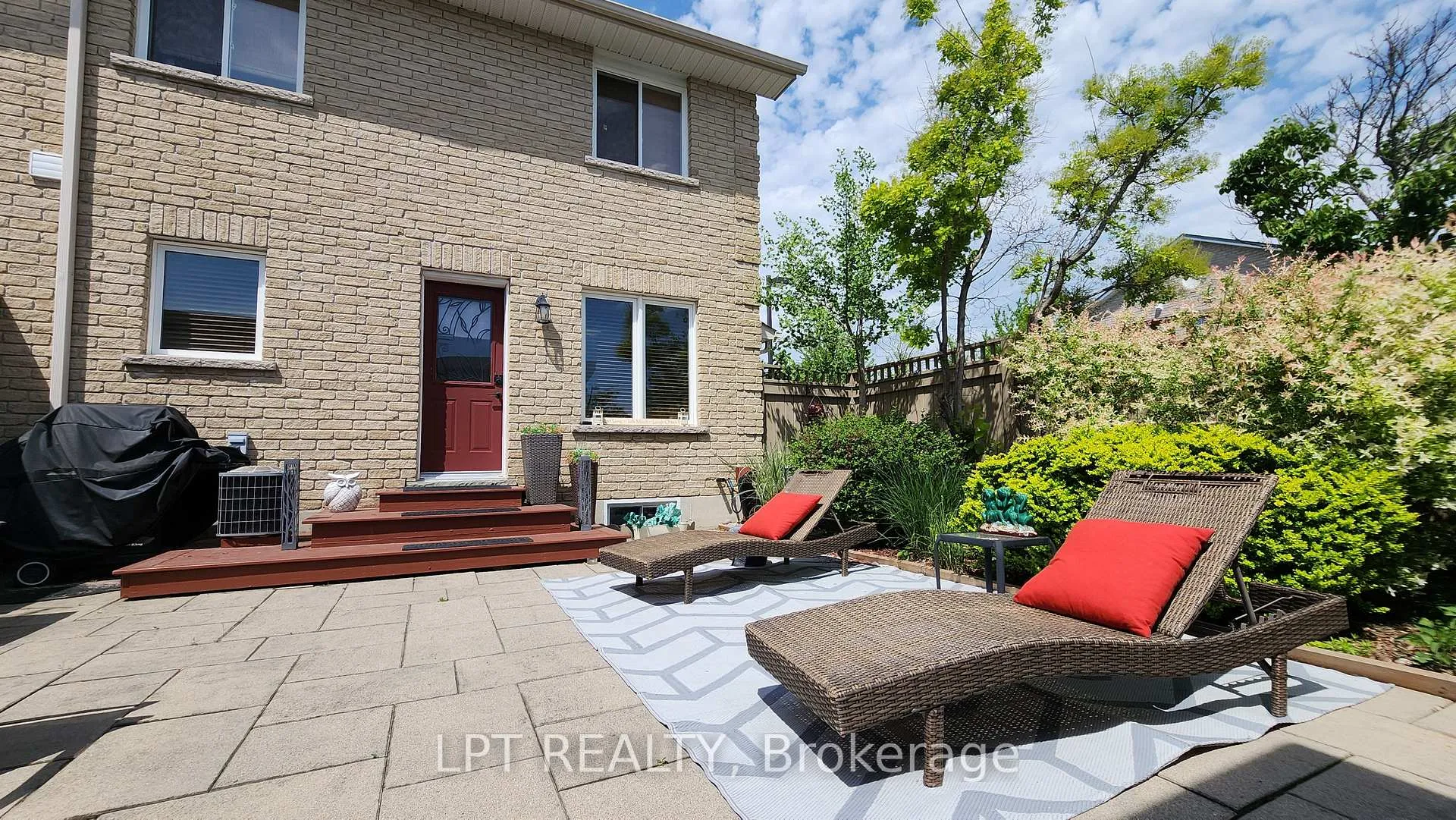 Photo 22 of 17 Silver Maple Crescent, Barrie, Holly — HOMEH