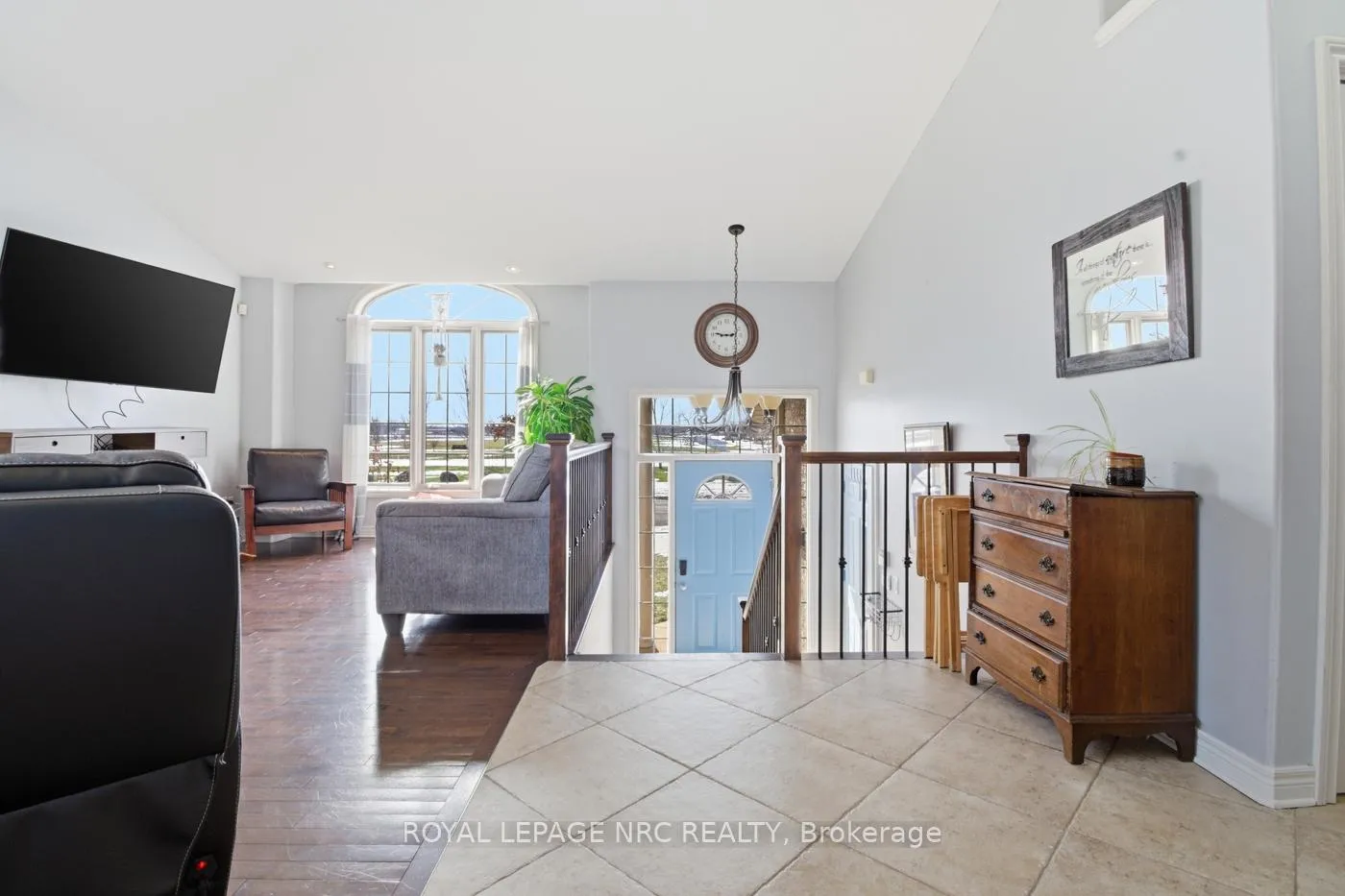 Photo 1 of 4001 Weinbrenner Road, Niagara Falls, Chippawa — HOMEH