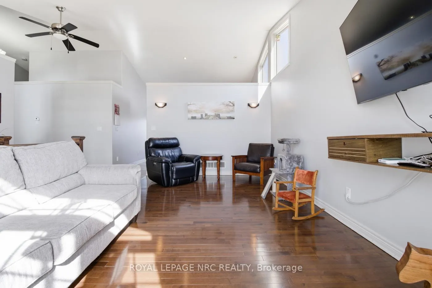 Photo 4 of 4001 Weinbrenner Road, Niagara Falls, Chippawa — HOMEH