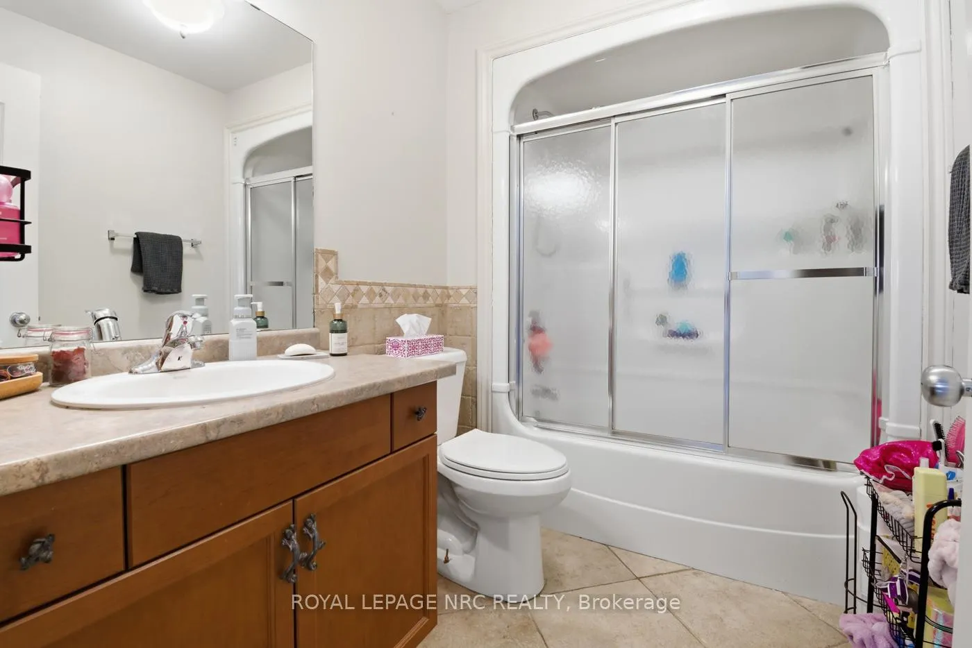 Photo 15 of 4001 Weinbrenner Road, Niagara Falls, Chippawa — HOMEH