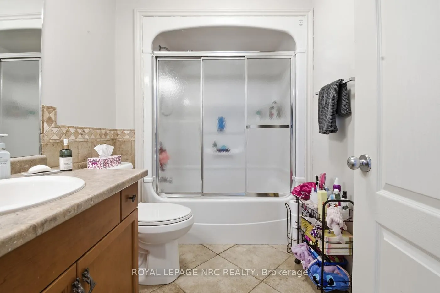 Photo 16 of 4001 Weinbrenner Road, Niagara Falls, Chippawa — HOMEH
