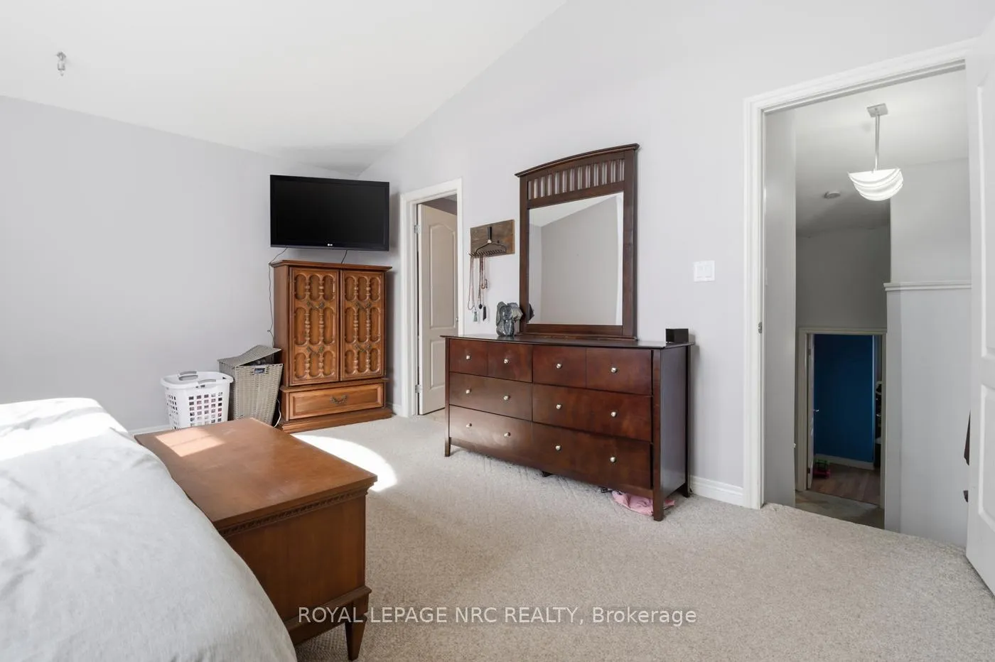 Photo 24 of 4001 Weinbrenner Road, Niagara Falls, Chippawa — HOMEH