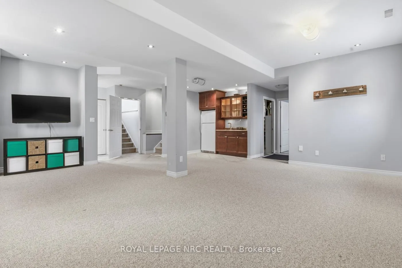Photo 32 of 4001 Weinbrenner Road, Niagara Falls, Chippawa — HOMEH