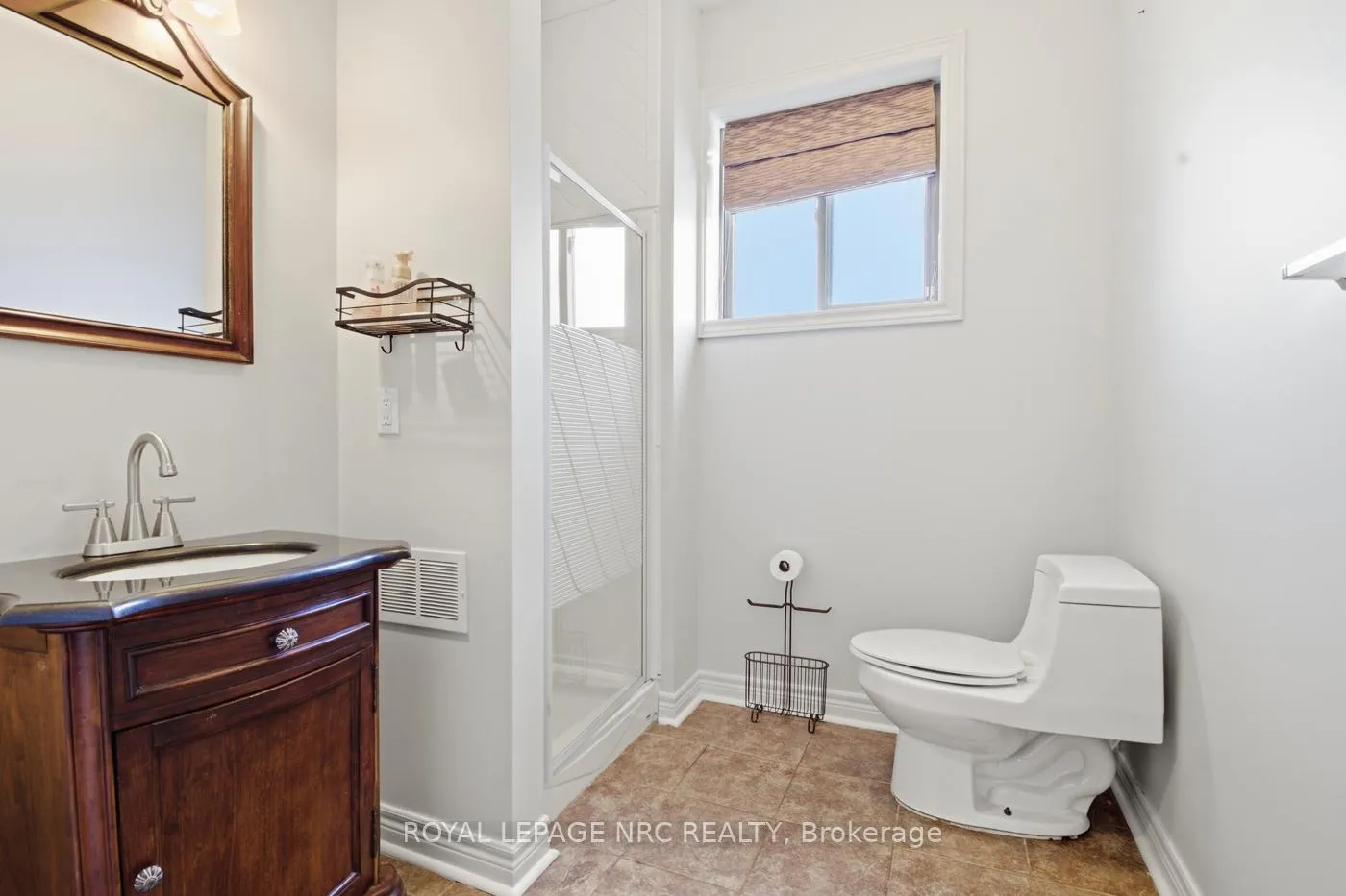 Photo 34 of 4001 Weinbrenner Road, Niagara Falls, Chippawa — HOMEH