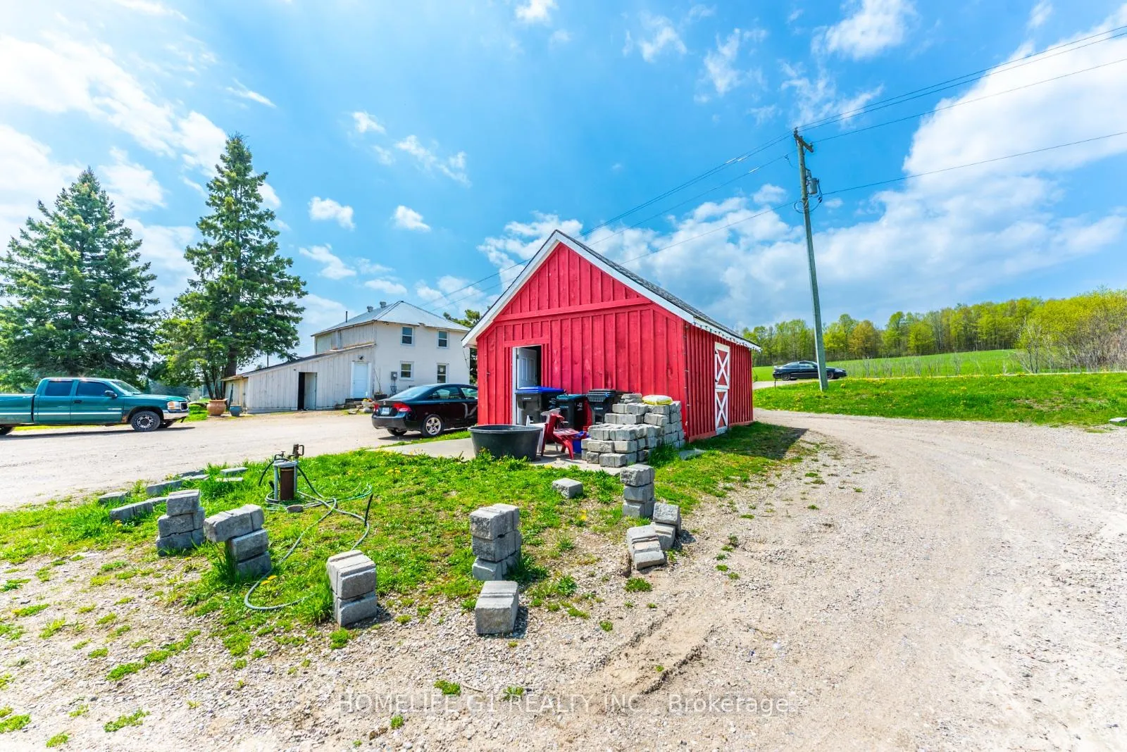 Photo 2 of 4357 Penetanguishene Road, Springwater, Hillsdale — HOMEH