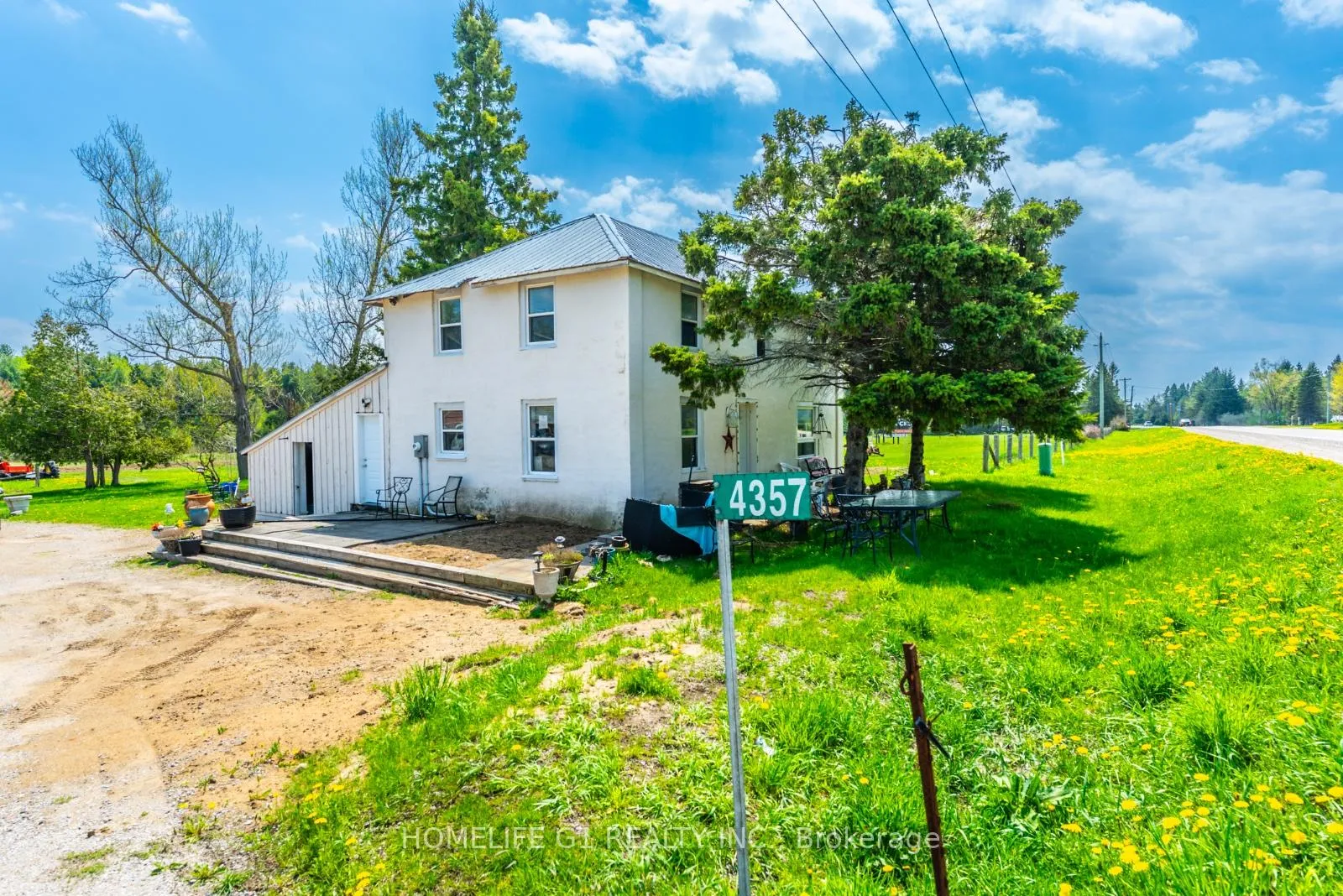 Photo 4 of 4357 Penetanguishene Road, Springwater, Hillsdale — HOMEH