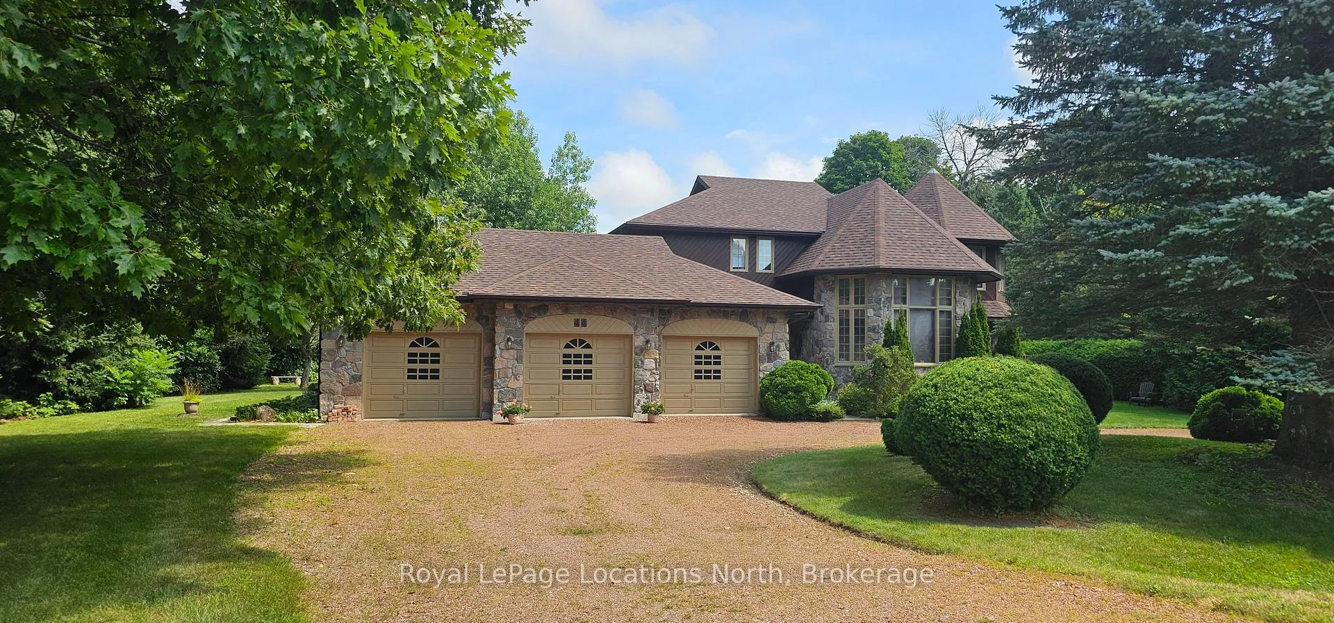 Photo 2 of 44 Kelley Crescent, Wasaga Beach — HOMEH