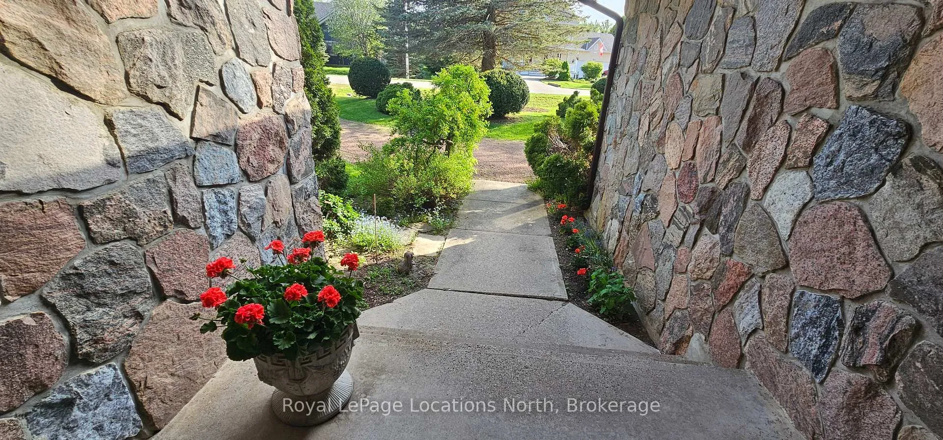 Photo 31 of 44 Kelley Crescent, Wasaga Beach — HOMEH