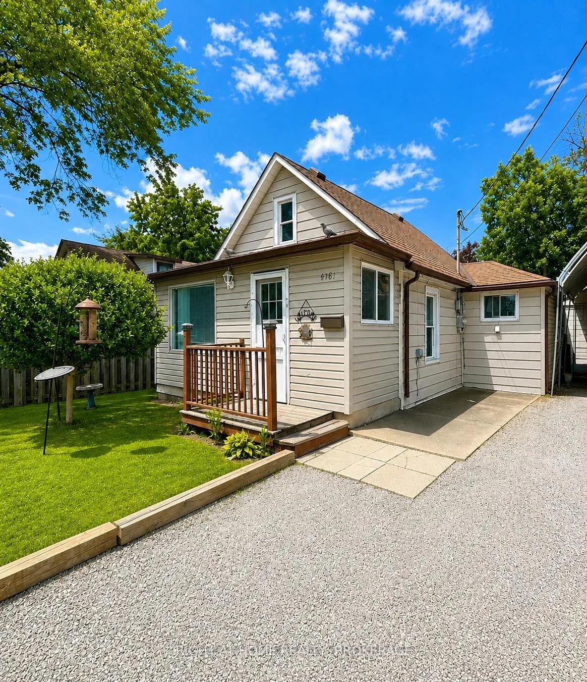 Photo 2 of 6481 Bellevue Street, Niagara Falls, Morrison — HOMEH