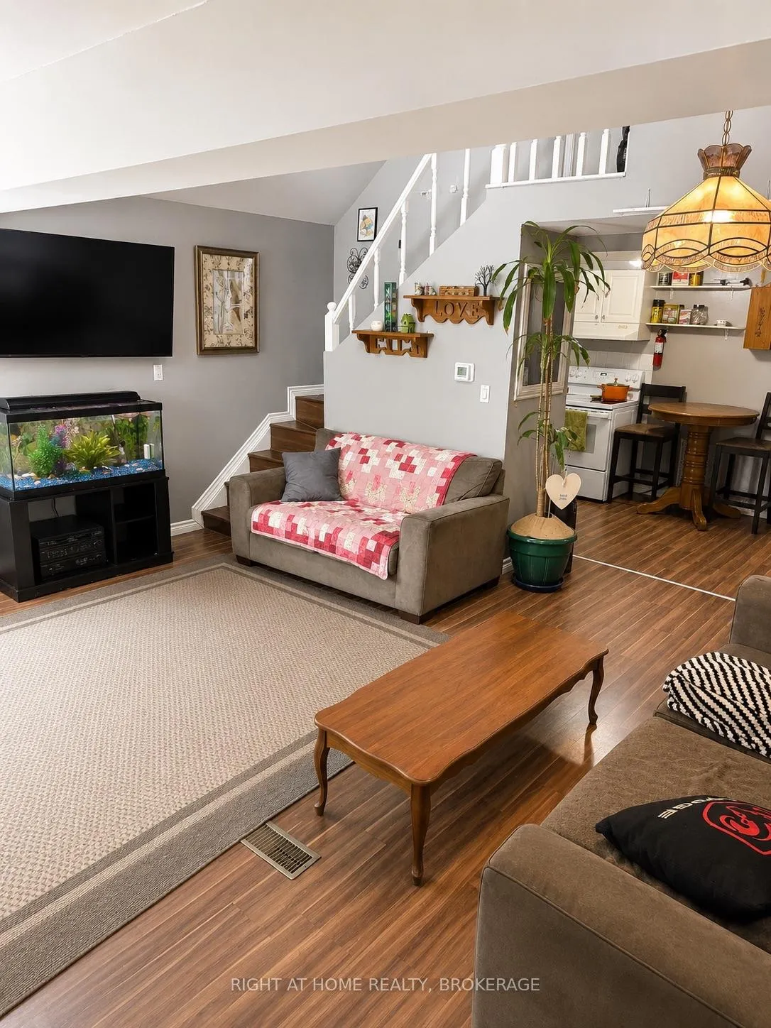 Photo 3 of 6481 Bellevue Street, Niagara Falls, Morrison — HOMEH