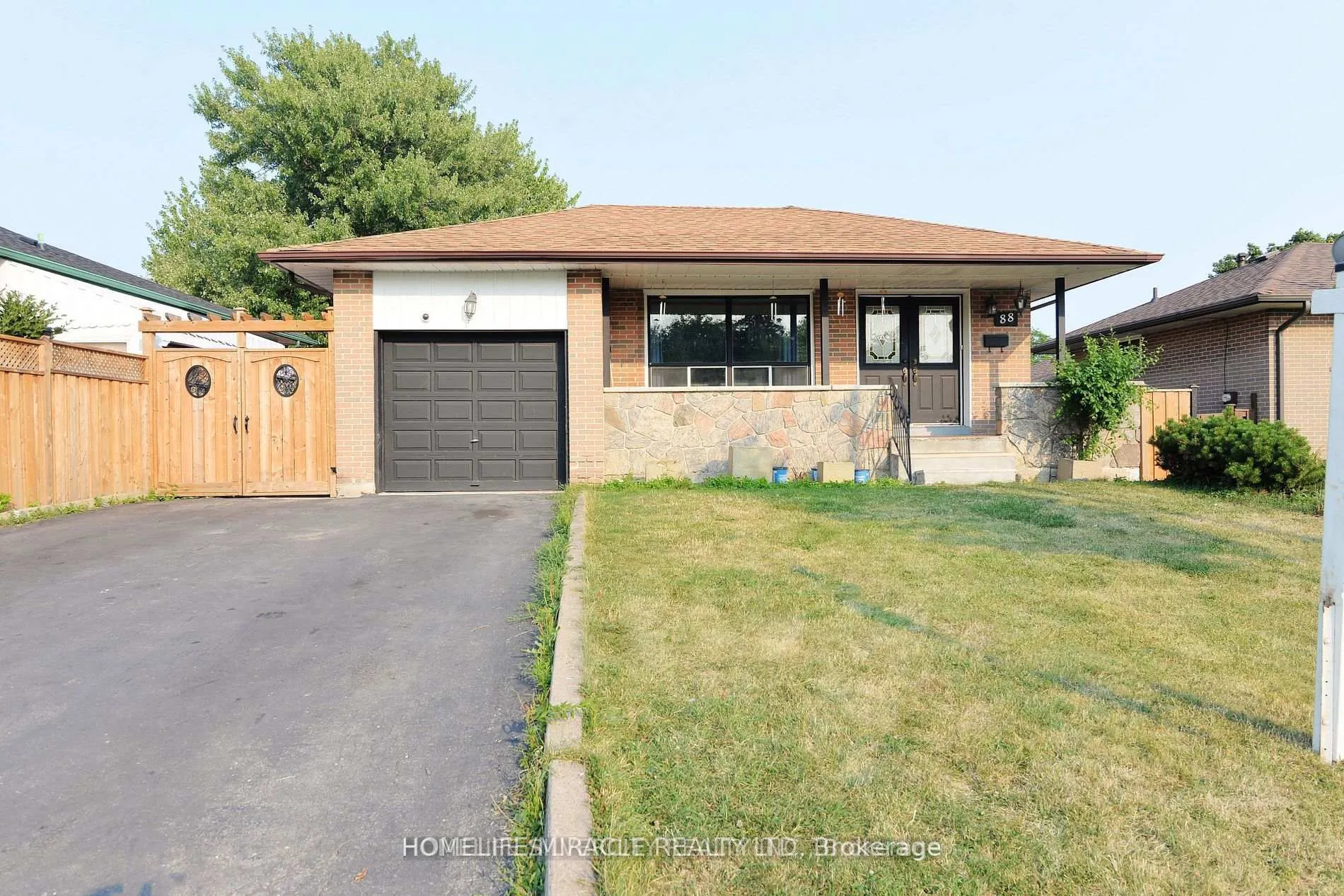 Photo 2 of 88 Ardglen Drive, Brampton, Bram East — HOMEH