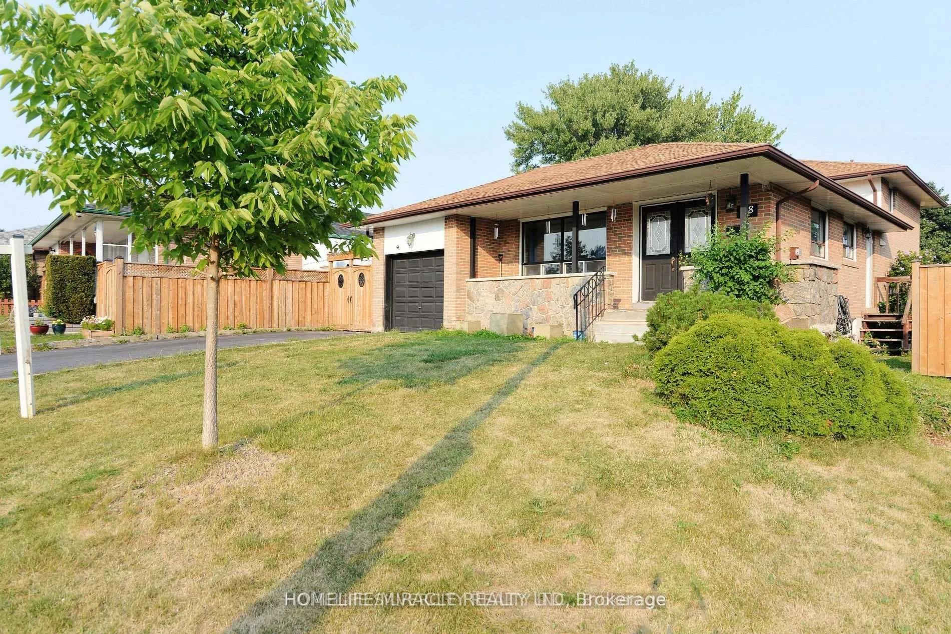 Photo 3 of 88 Ardglen Drive, Brampton, Bram East — HOMEH