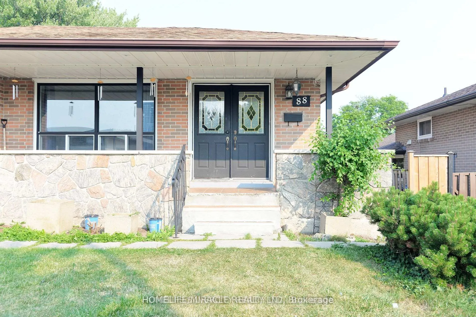 Photo 4 of 88 Ardglen Drive, Brampton, Bram East — HOMEH