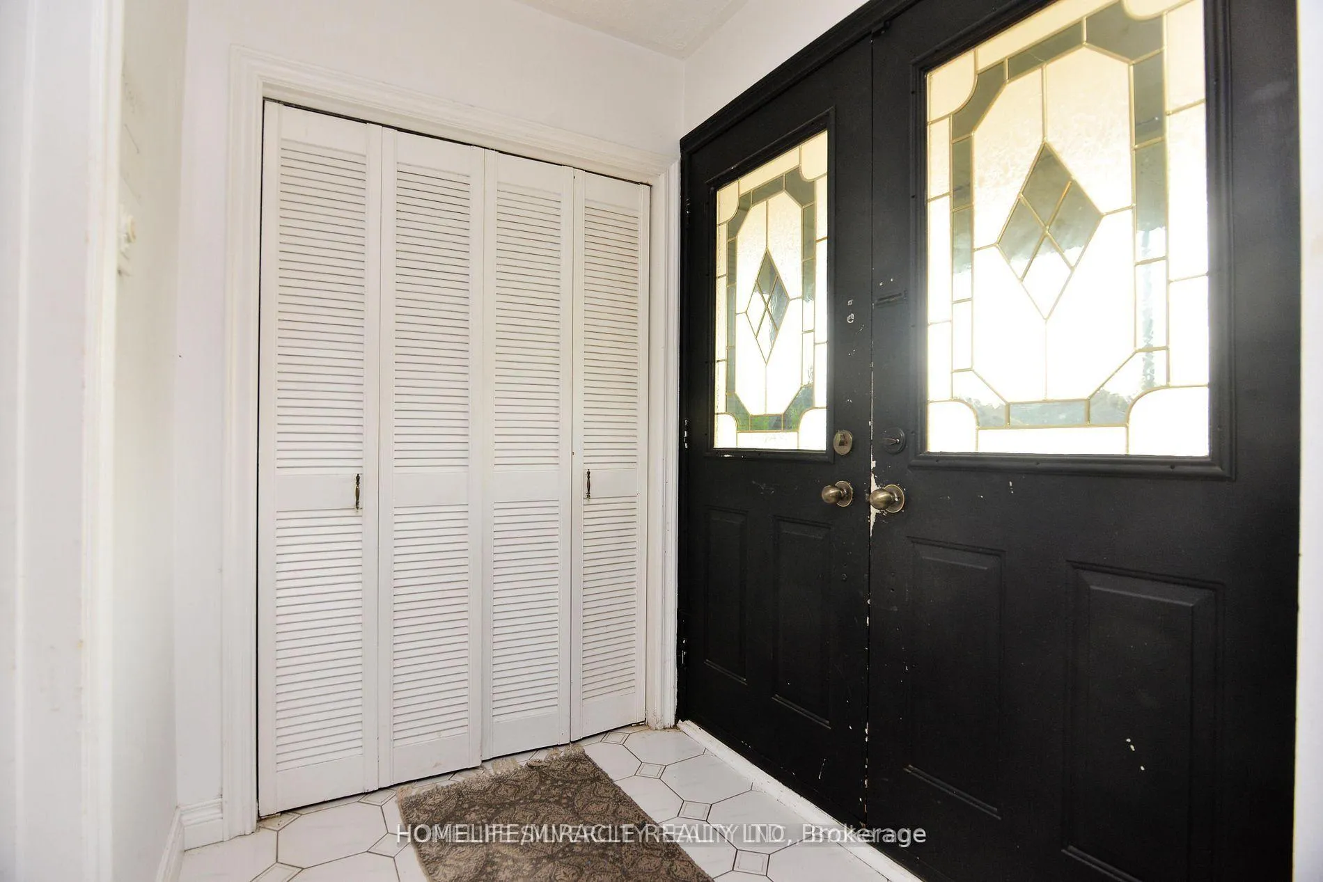 Photo 5 of 88 Ardglen Drive, Brampton, Bram East — HOMEH