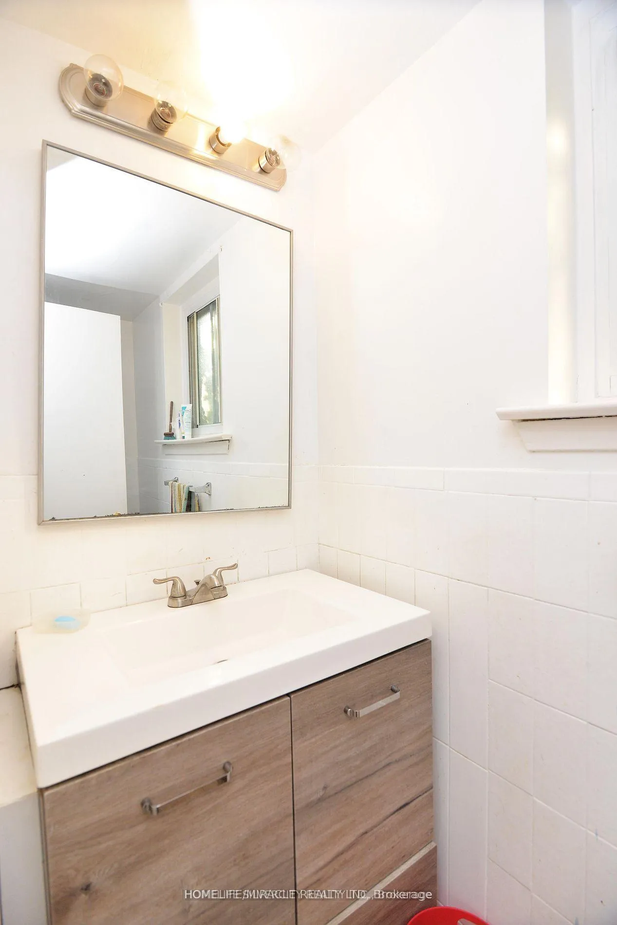 Photo 9 of 88 Ardglen Drive, Brampton, Bram East — HOMEH