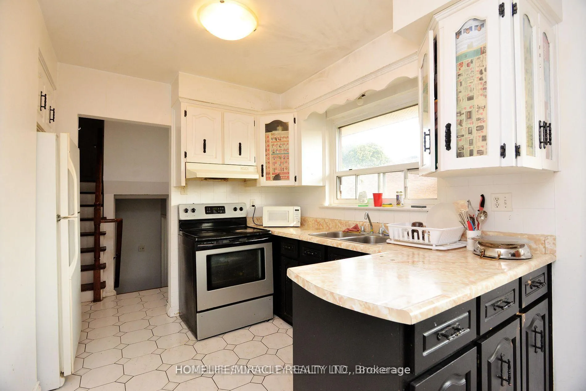 Photo 10 of 88 Ardglen Drive, Brampton, Bram East — HOMEH