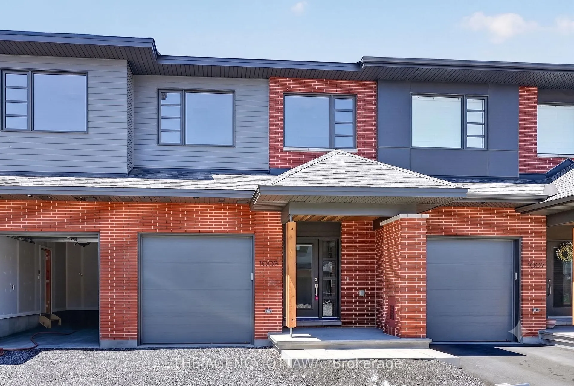 Photo 2 of 1005 Kitigan Grove, Ottawa, Kanata - Kanata Lakes/Heritage Hills — HOMEH