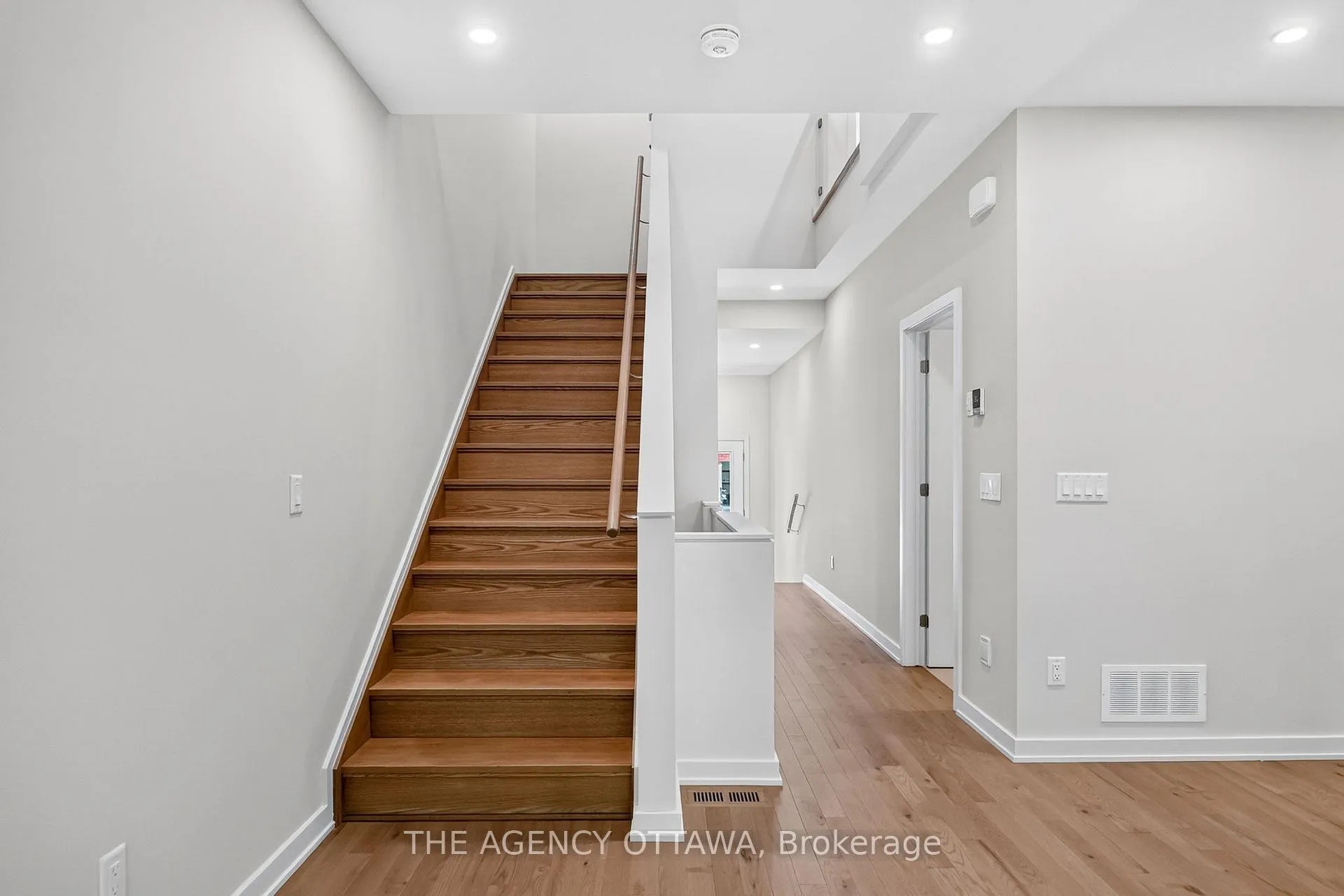 Photo 15 of 1005 Kitigan Grove, Ottawa, Kanata - Kanata Lakes/Heritage Hills — HOMEH