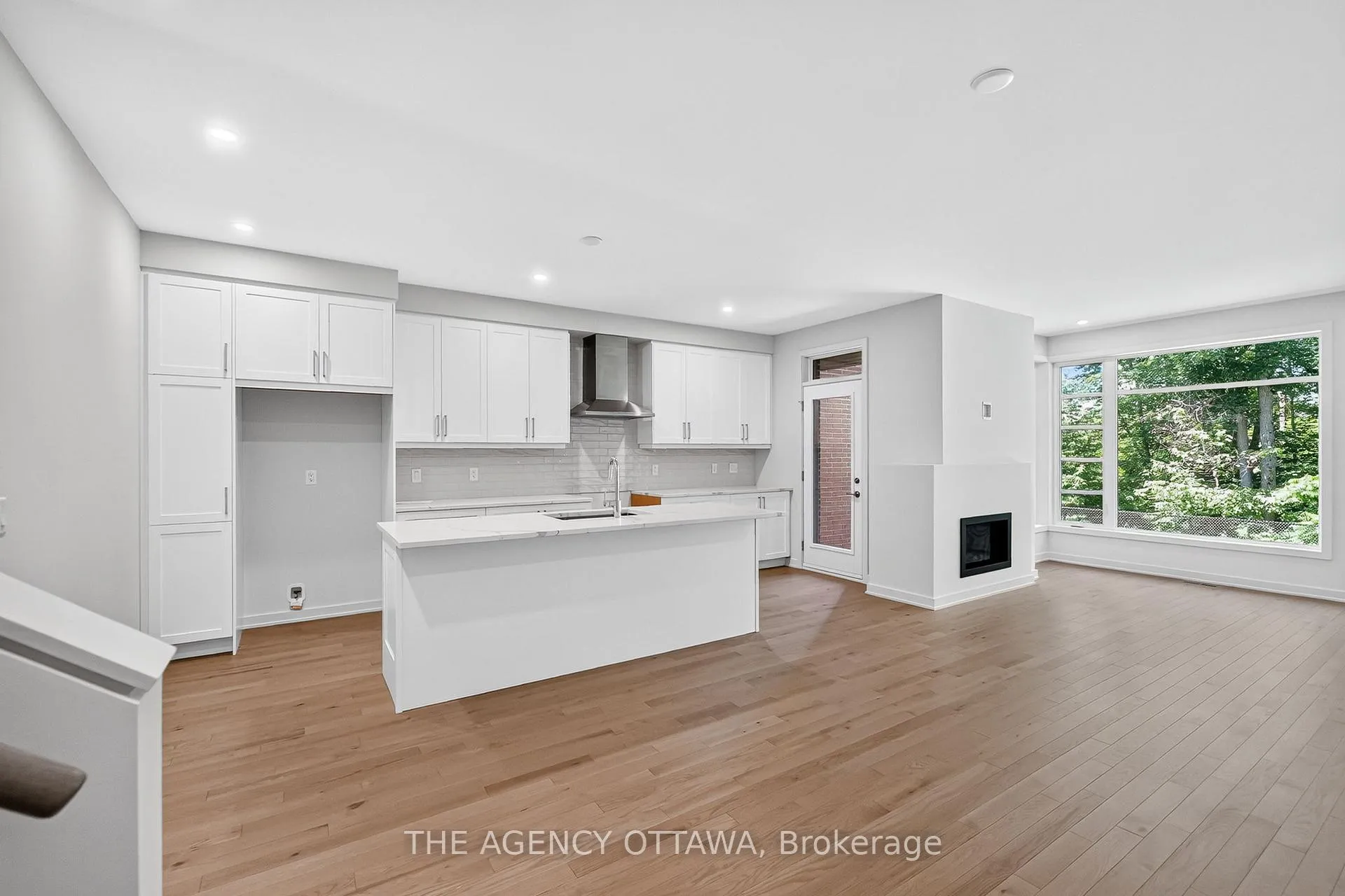 Photo 16 of 1005 Kitigan Grove, Ottawa, Kanata - Kanata Lakes/Heritage Hills — HOMEH