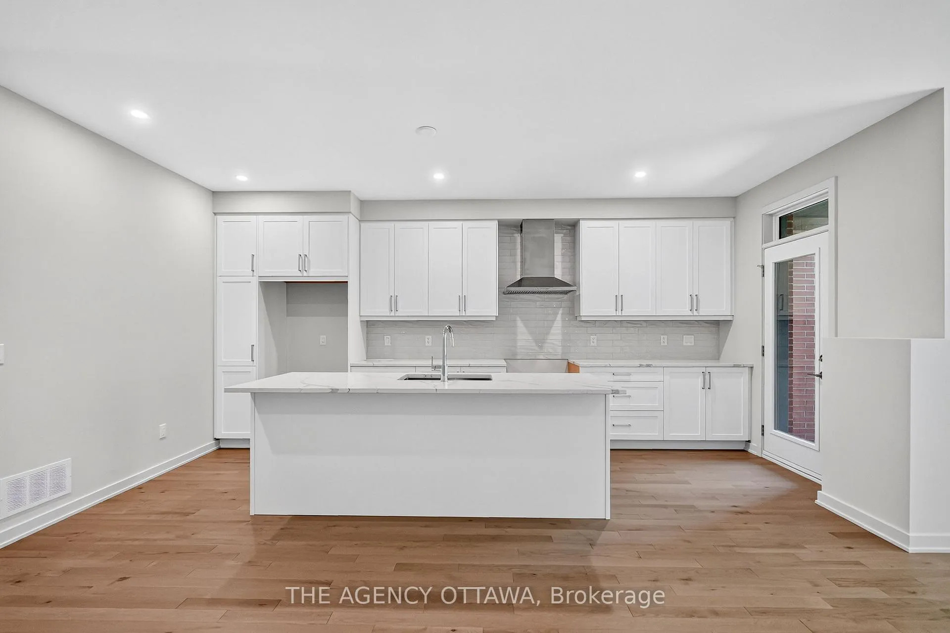 Photo 17 of 1005 Kitigan Grove, Ottawa, Kanata - Kanata Lakes/Heritage Hills — HOMEH