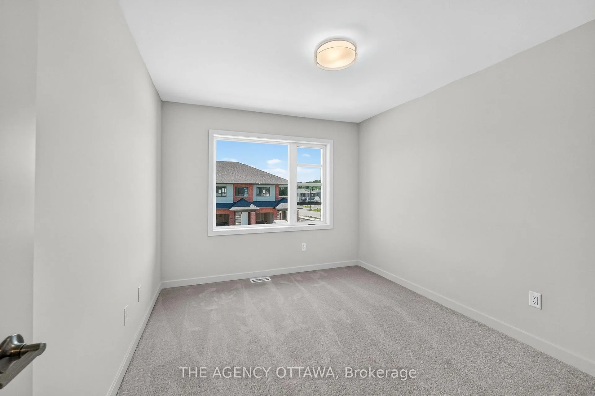 Photo 31 of 1005 Kitigan Grove, Ottawa, Kanata - Kanata Lakes/Heritage Hills — HOMEH