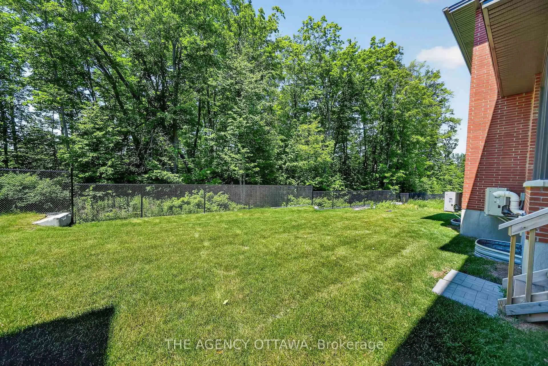 Photo 42 of 1005 Kitigan Grove, Ottawa, Kanata - Kanata Lakes/Heritage Hills — HOMEH
