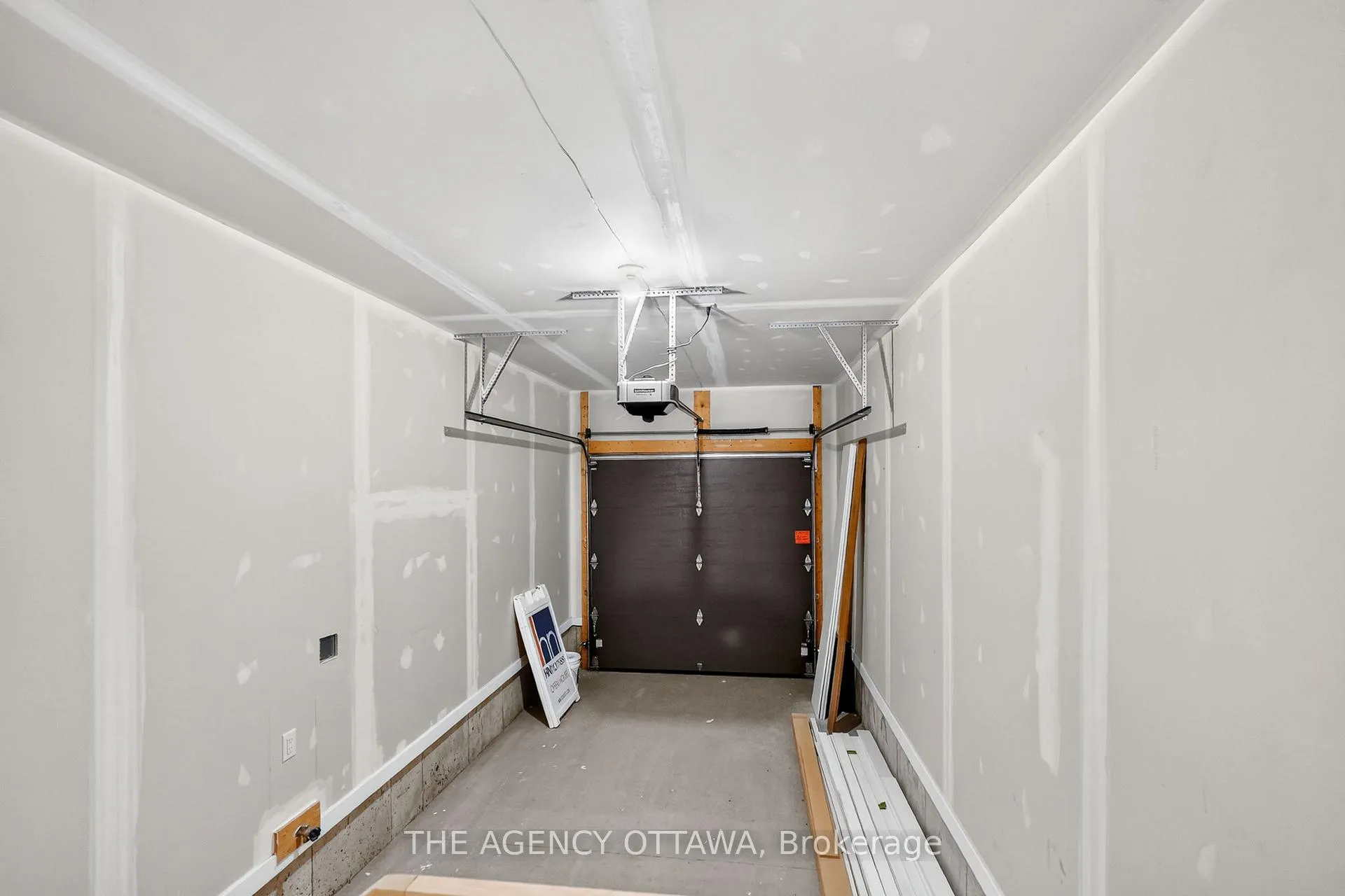 Photo 44 of 1005 Kitigan Grove, Ottawa, Kanata - Kanata Lakes/Heritage Hills — HOMEH