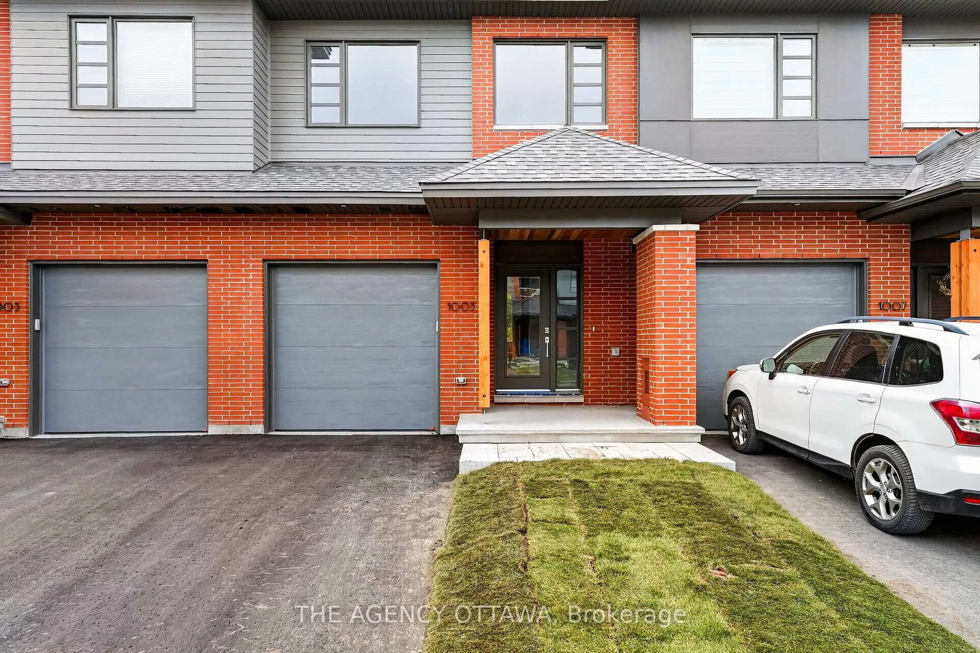Photo 1 of 1005 Kitigan Grove, Ottawa, Kanata - Kanata Lakes/Heritage Hills — HOMEH