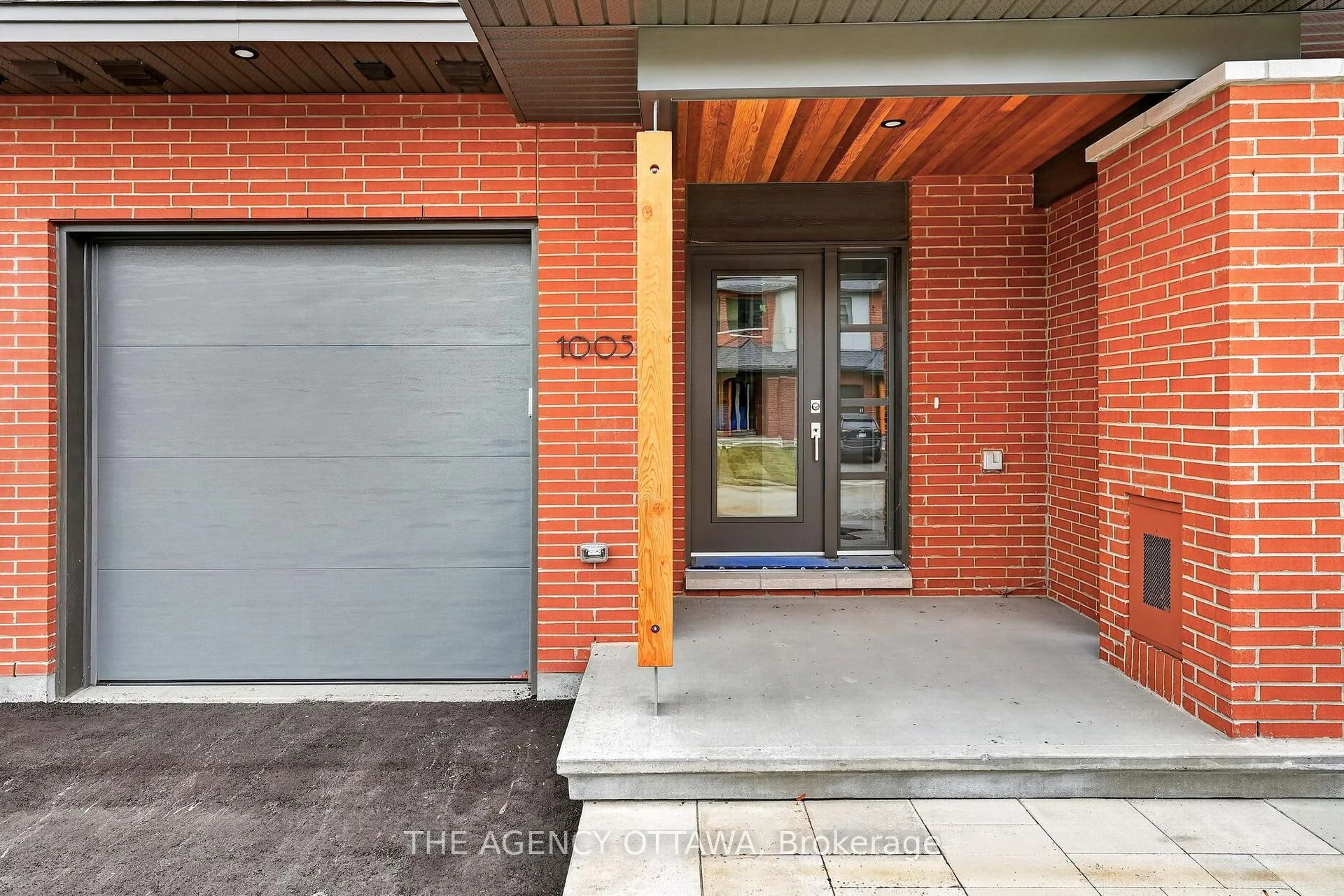 Photo 3 of 1005 Kitigan Grove, Ottawa, Kanata - Kanata Lakes/Heritage Hills — HOMEH