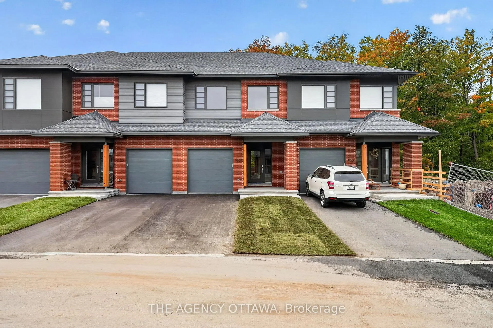 Photo 5 of 1005 Kitigan Grove, Ottawa, Kanata - Kanata Lakes/Heritage Hills — HOMEH