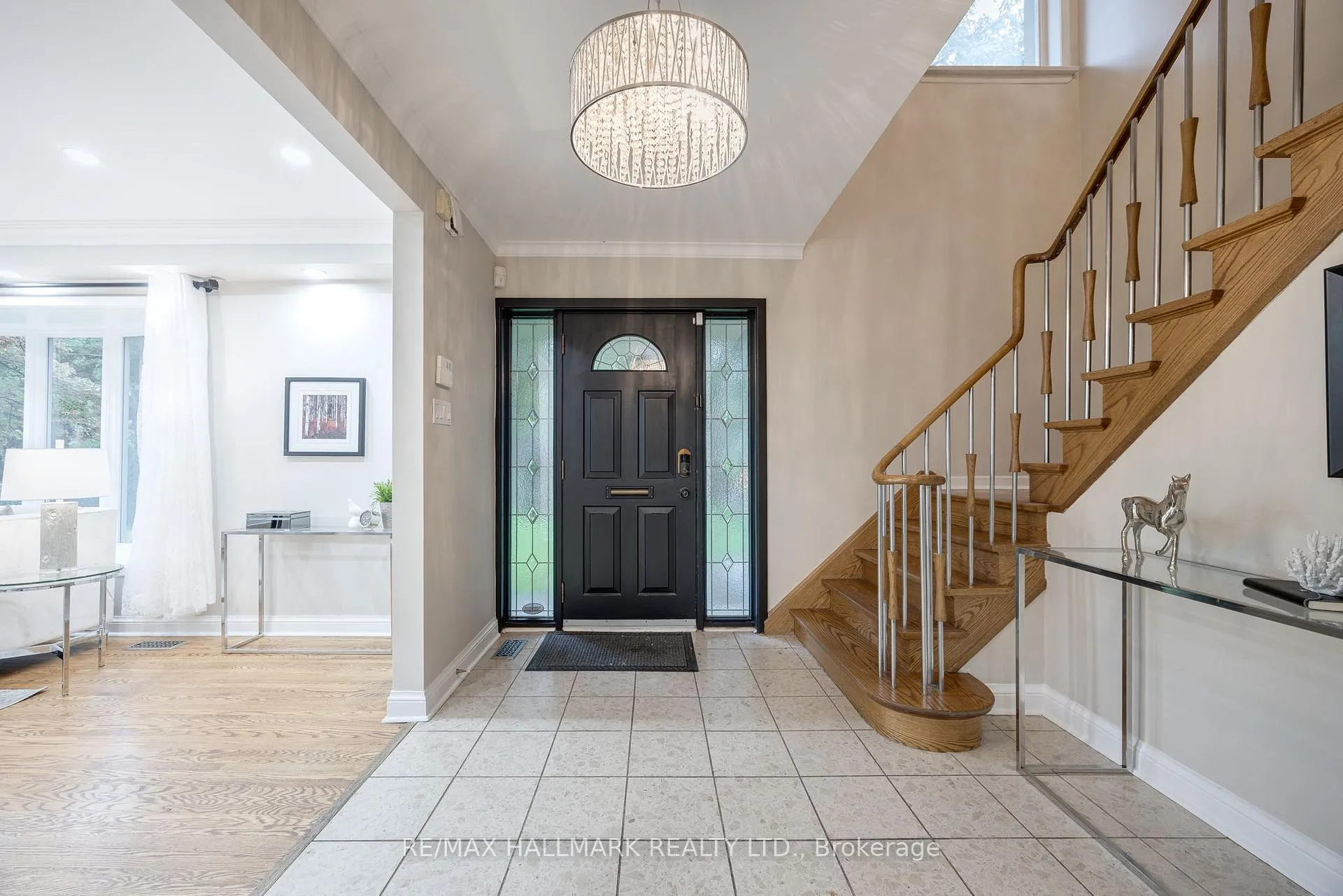 Photo 4 of 59 Sandringham Drive, Toronto, Bedford Park-Nortown — HOMEH