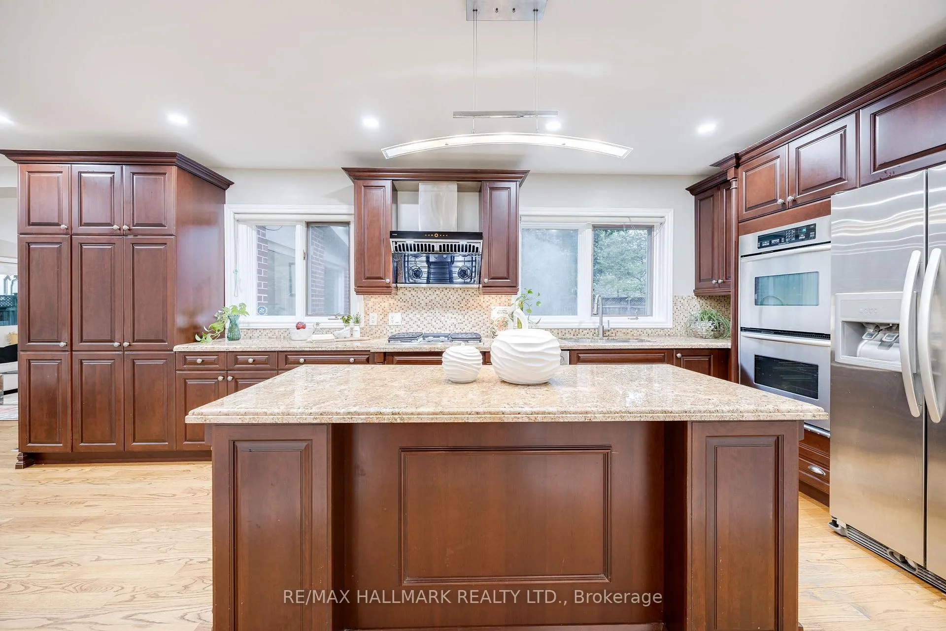 Photo 12 of 59 Sandringham Drive, Toronto, Bedford Park-Nortown — HOMEH