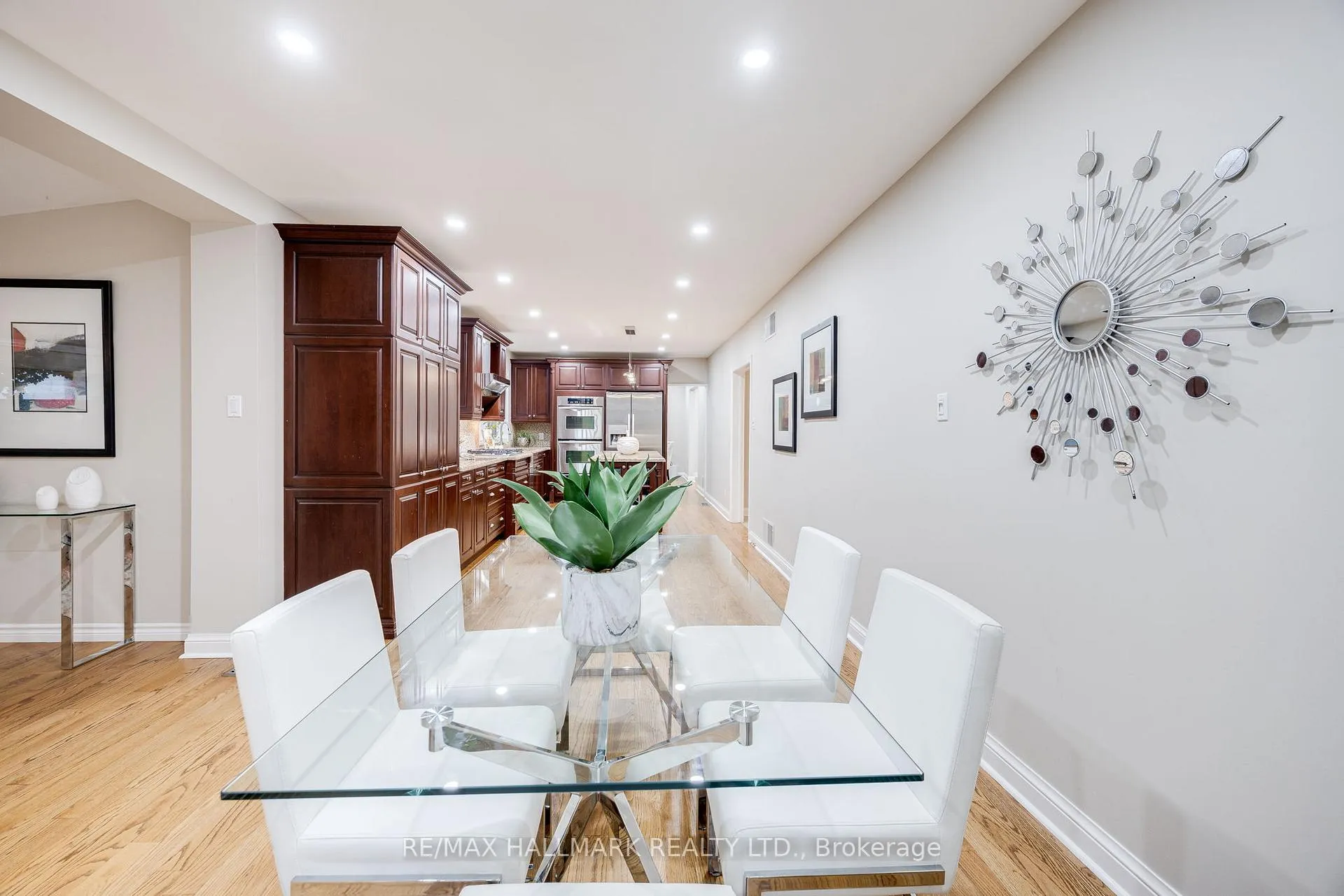 Photo 15 of 59 Sandringham Drive, Toronto, Bedford Park-Nortown — HOMEH