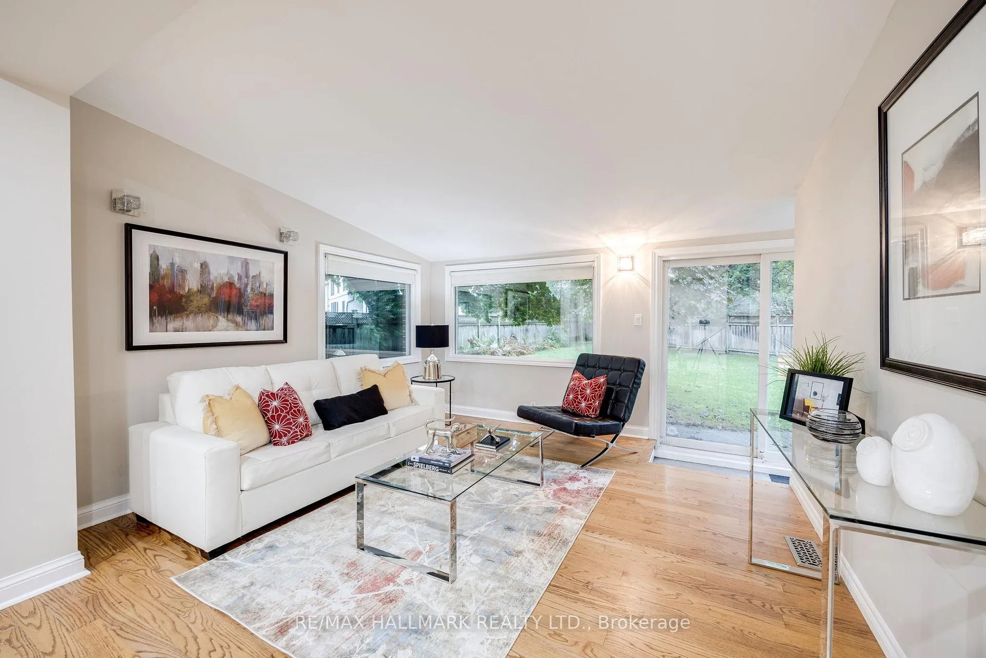 Photo 17 of 59 Sandringham Drive, Toronto, Bedford Park-Nortown — HOMEH