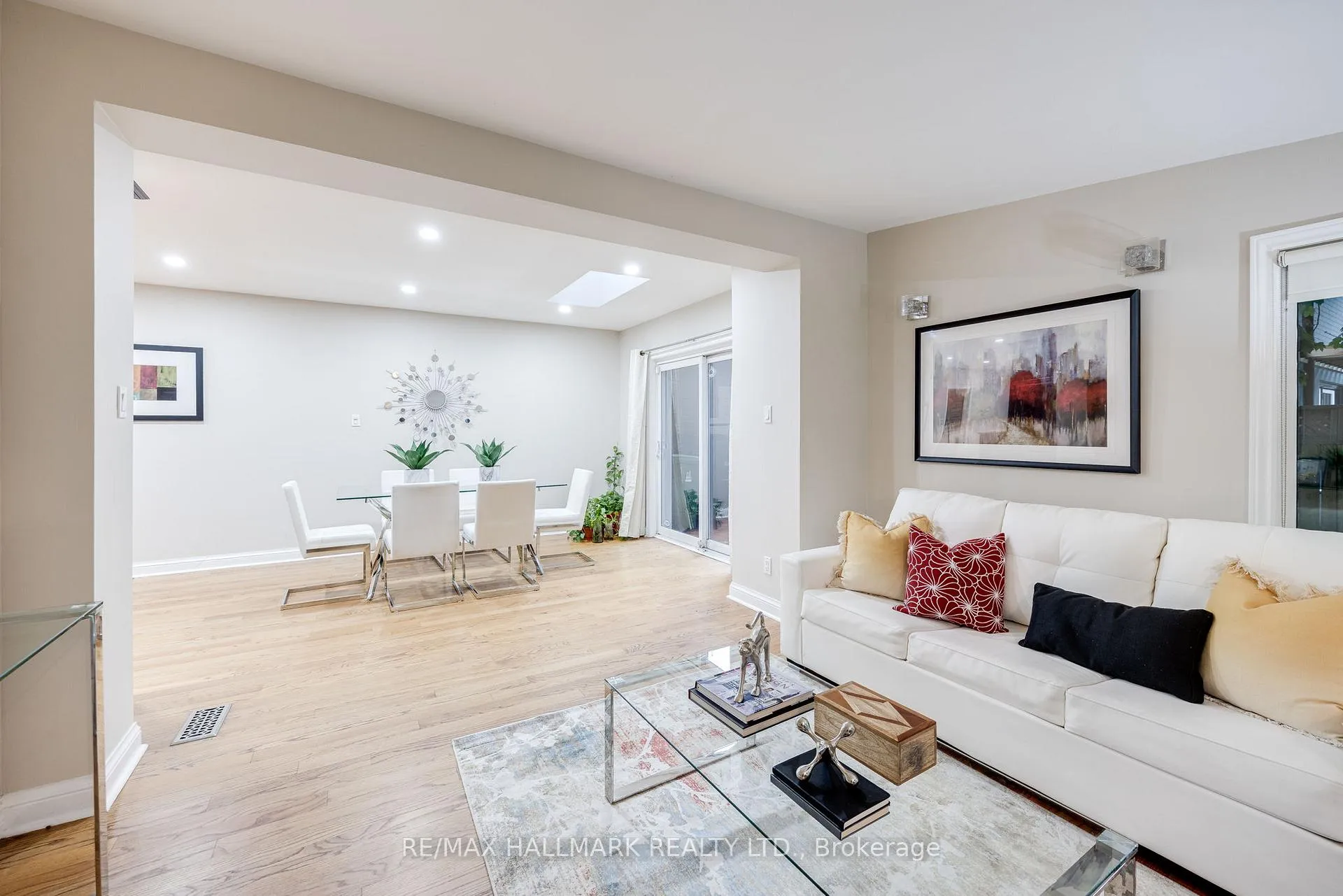 Photo 18 of 59 Sandringham Drive, Toronto, Bedford Park-Nortown — HOMEH