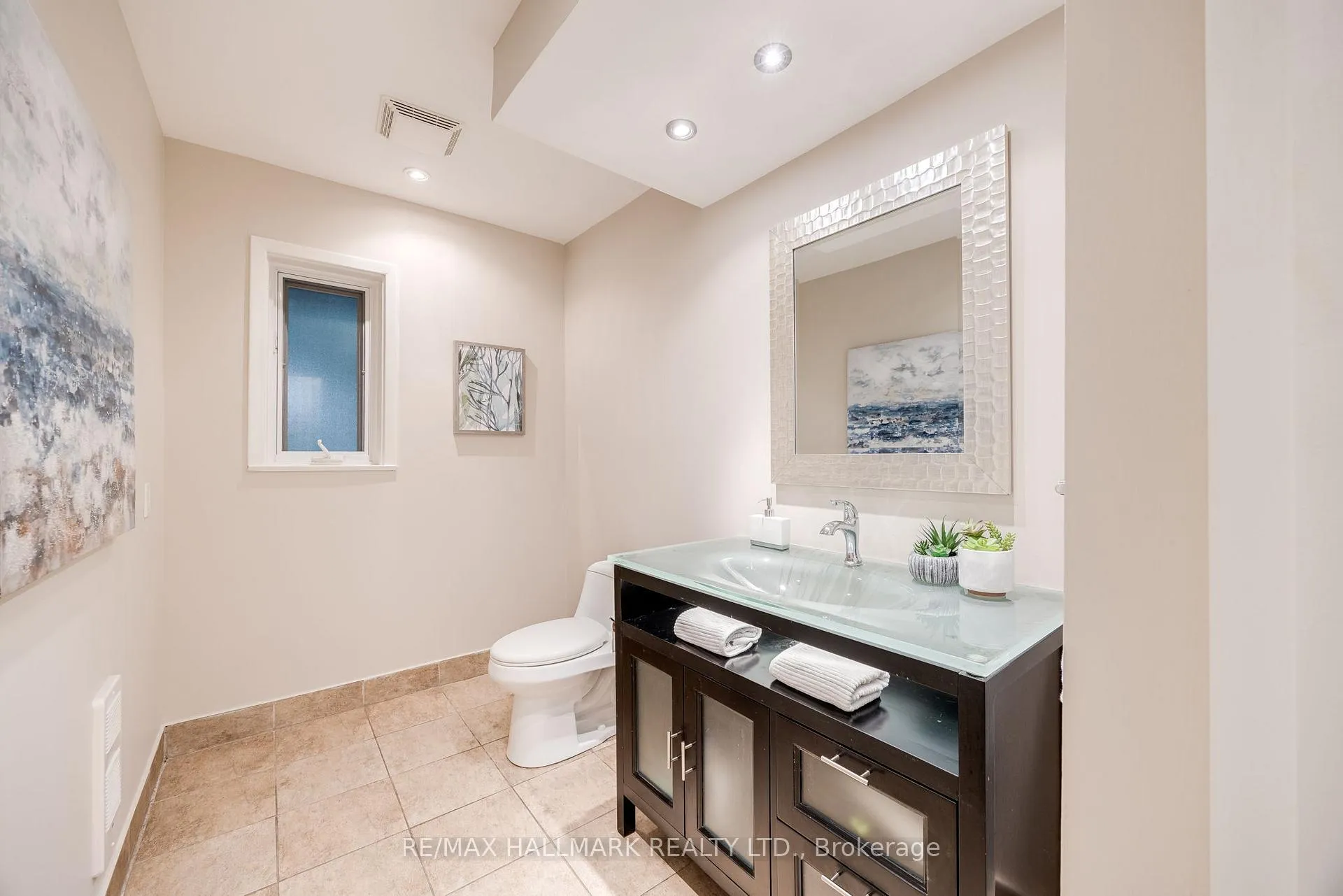 Photo 19 of 59 Sandringham Drive, Toronto, Bedford Park-Nortown — HOMEH