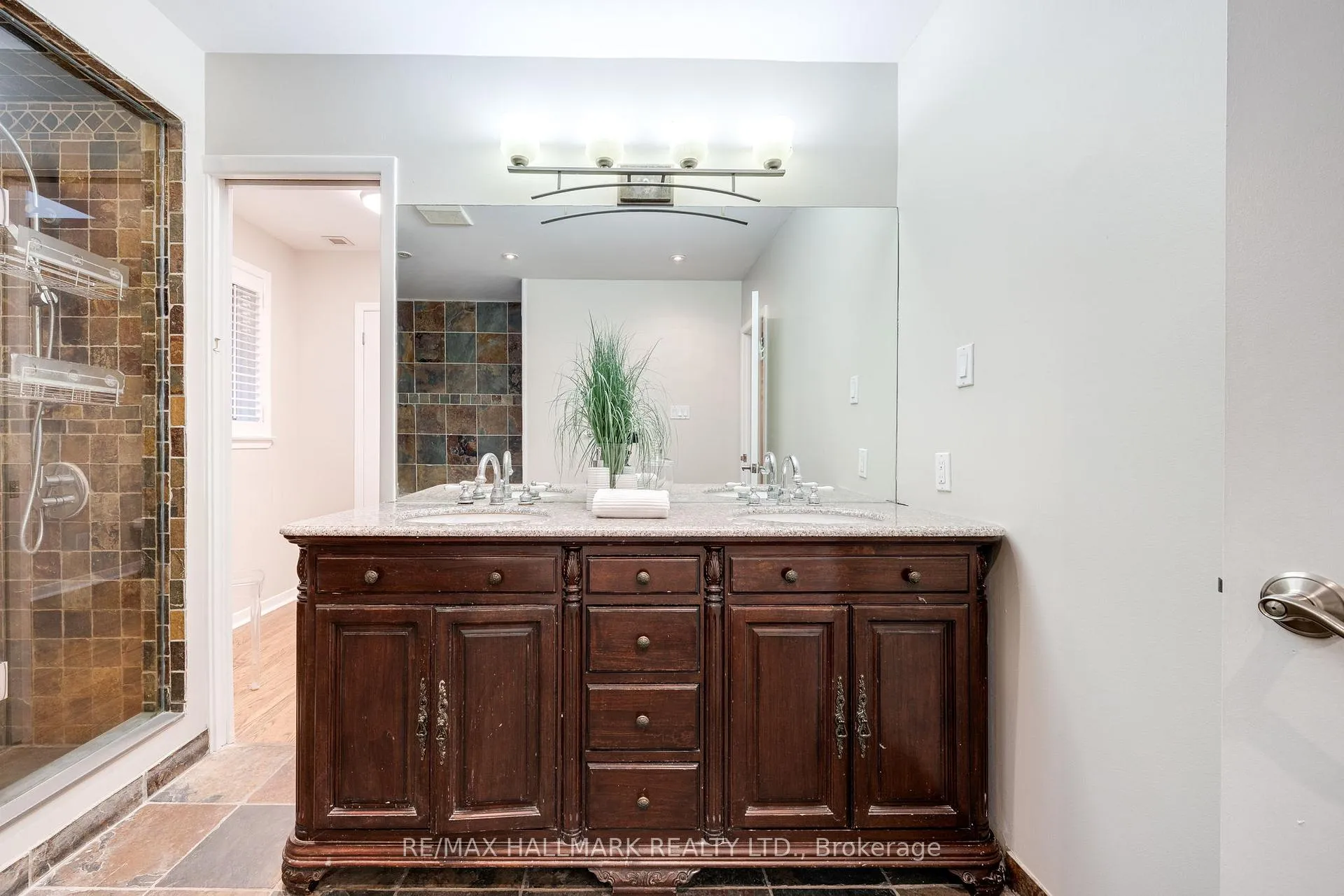 Photo 28 of 59 Sandringham Drive, Toronto, Bedford Park-Nortown — HOMEH